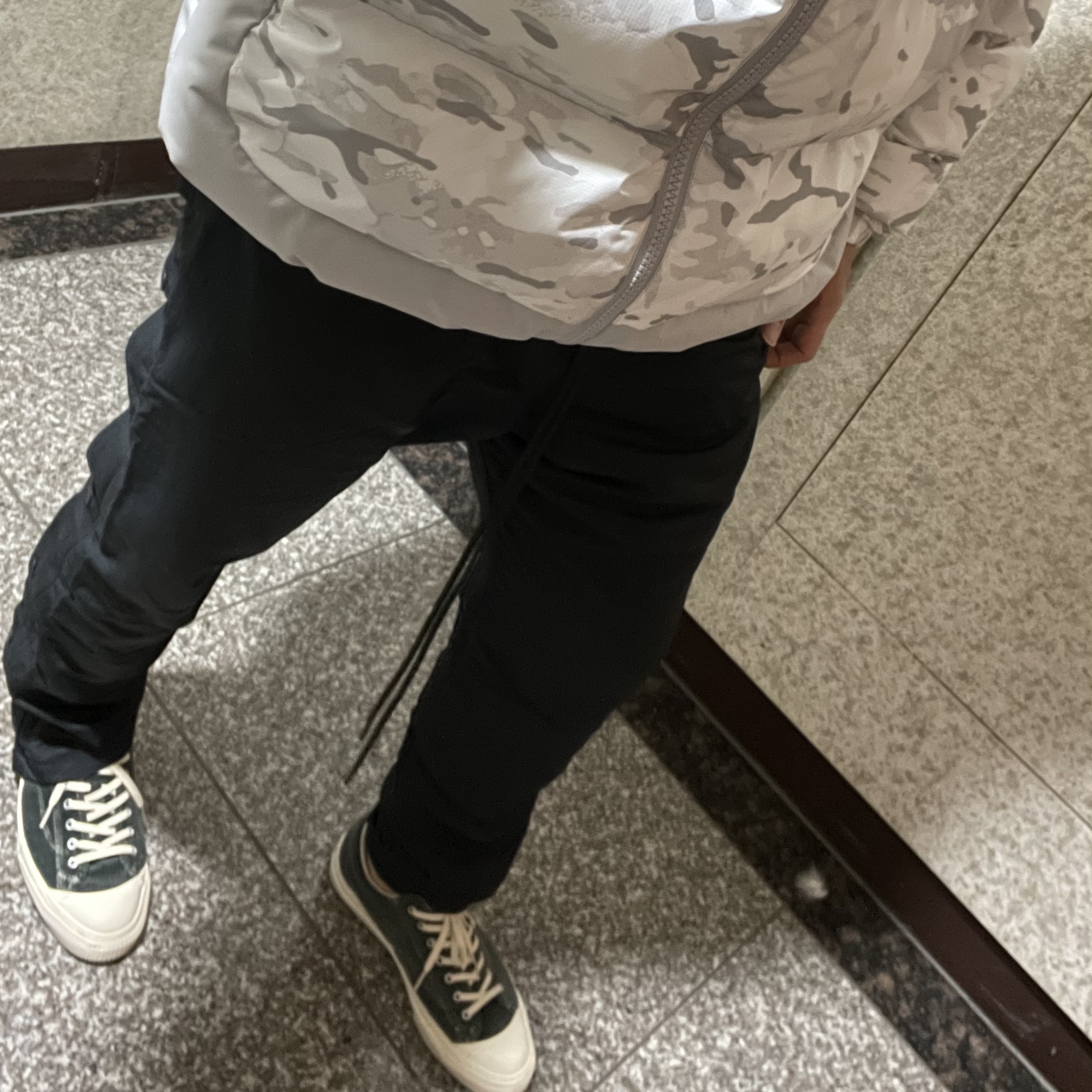 Palace Gore-Tex Infinium Puffa Snow Camo - 20FW, Nike x Fear of God Warm Up Pants Off Noir 착용 스타일