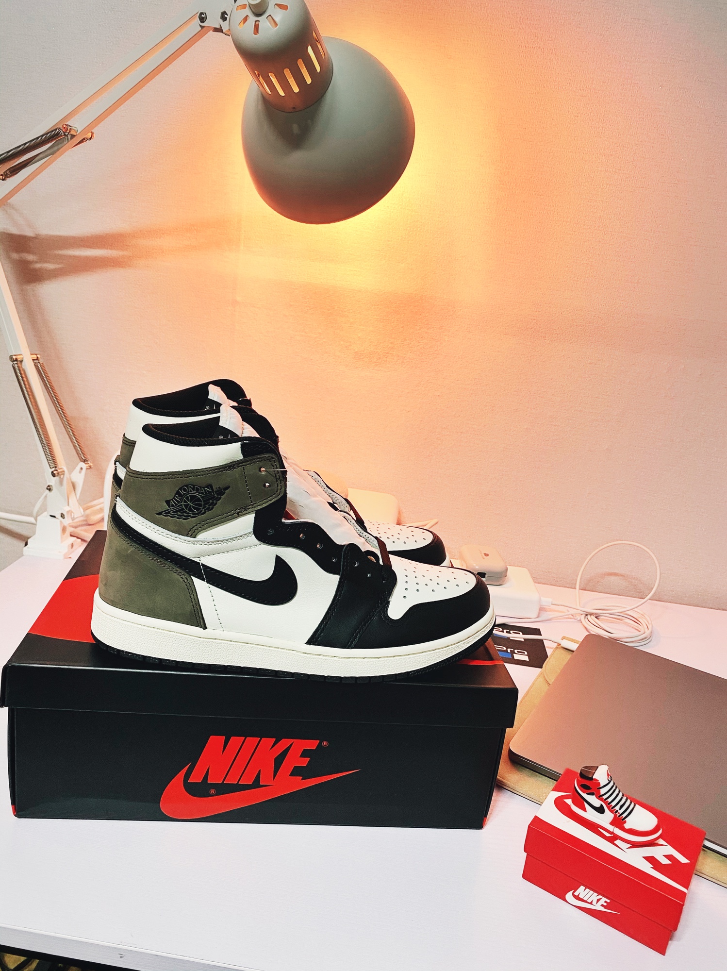 Jordan 1 Retro High OG Black Mocha 착용 스타일