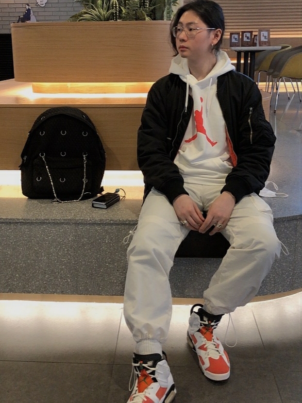 Jordan 6 Retro Gatorade Like Mike White ์ฐฉ์ฉ ์คํ์ผ