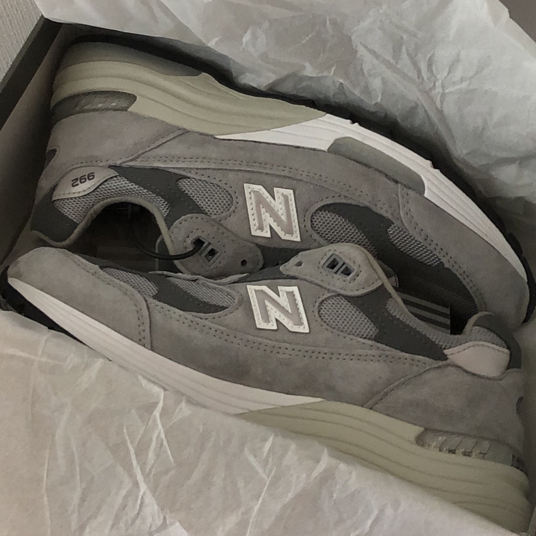 New Balance 992 Made in USA Grey - D Standard 착용 스타일