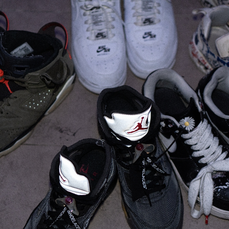 Jordan 5 x Off-White Retro SP Black Muslin, Jordan 6 x Travis Scott Retro Olive 착용 스타일