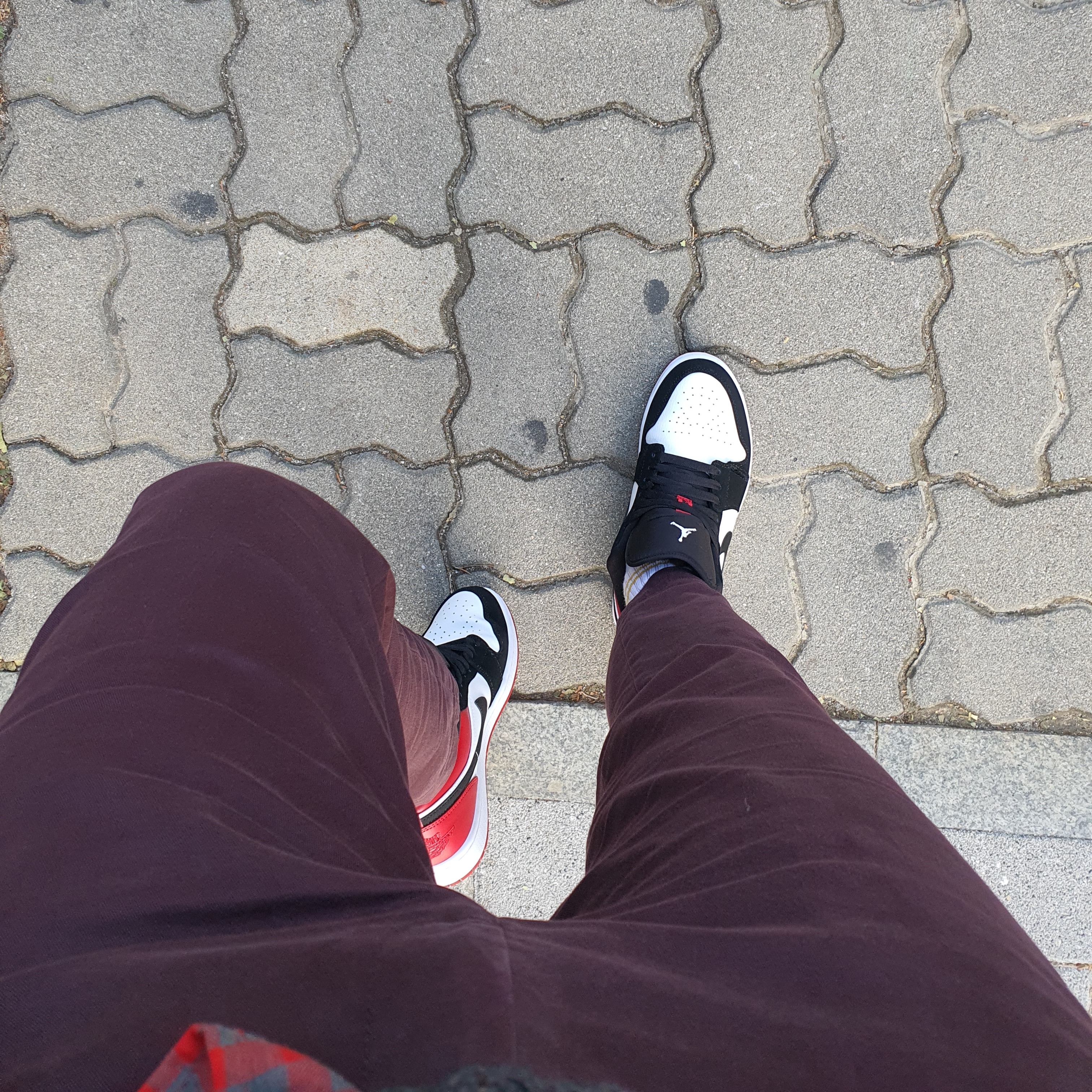 Jordan 1 Low Black Toe 착용 스타일 - 4