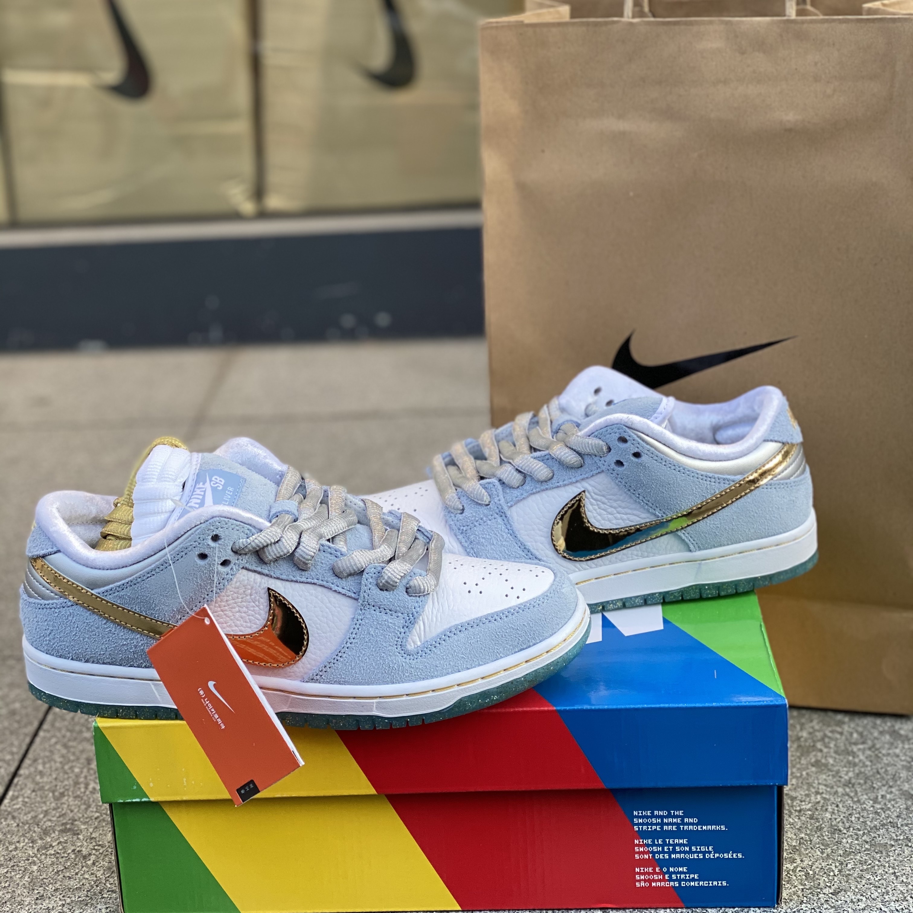 Nike x Sean Cliver SB Dunk Low Holiday Special 착용 스타일 - 2