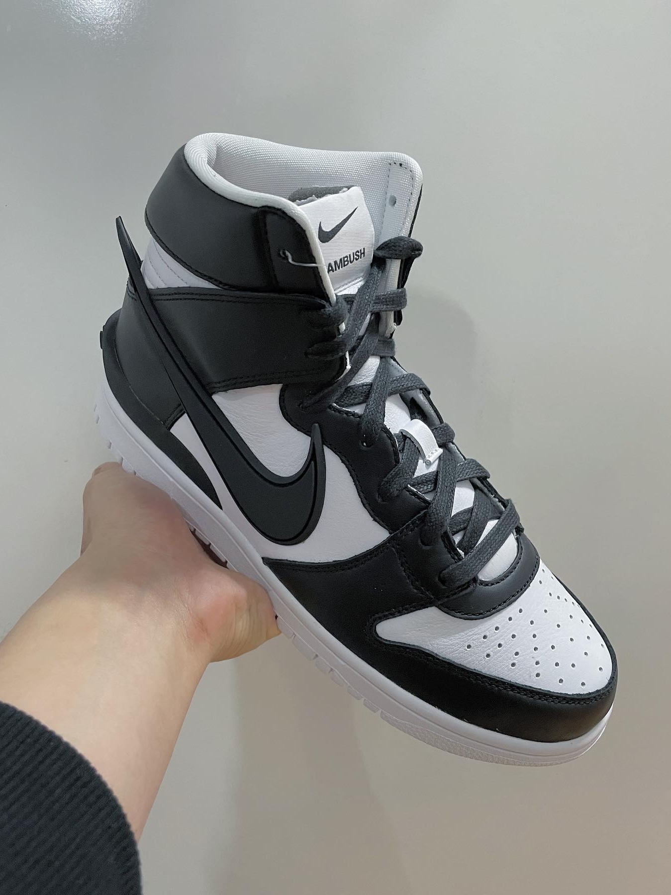 Nike x Ambush Dunk High Black 착용 스타일 - 2