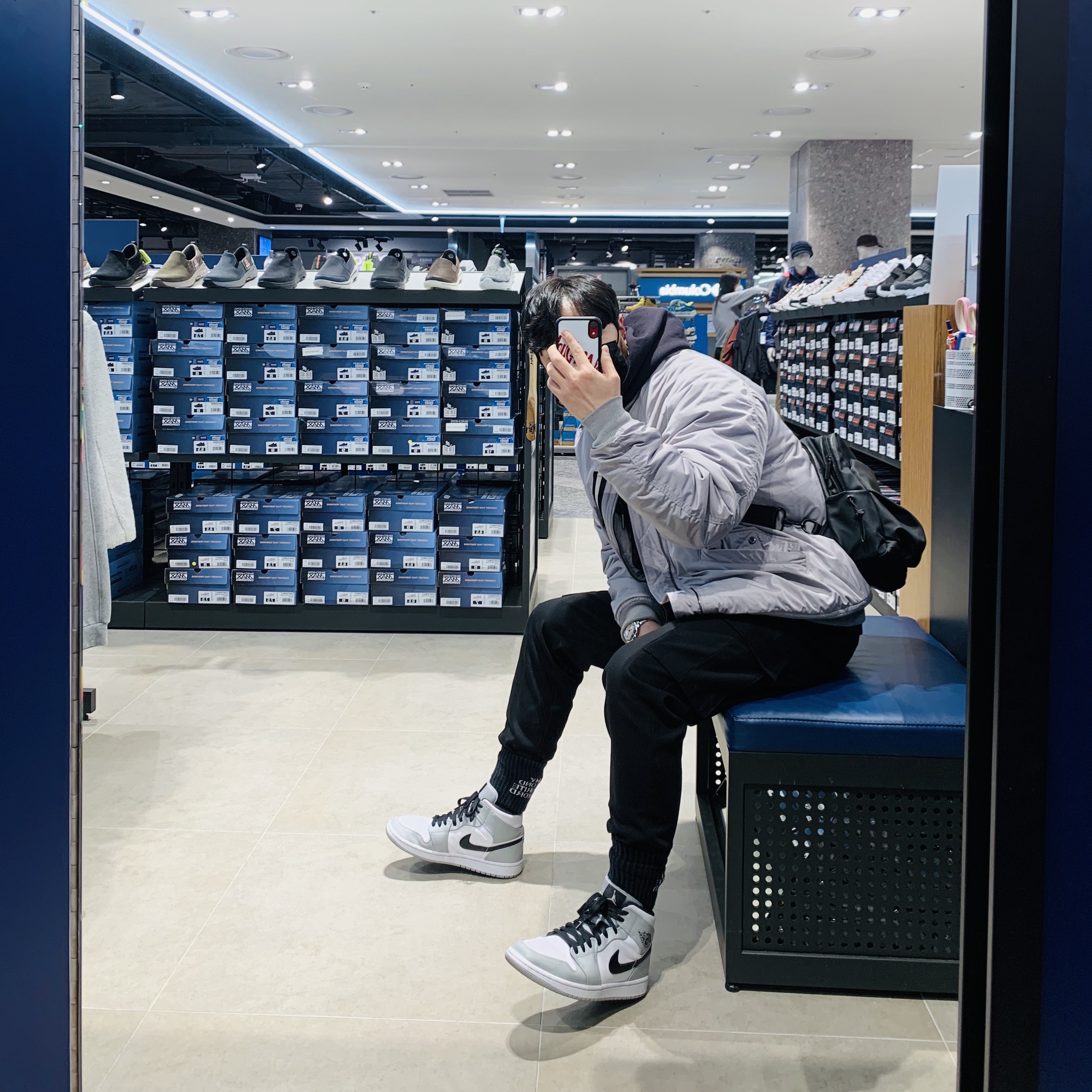 Jordan 1 Mid Light Smoke Grey 착용 스타일