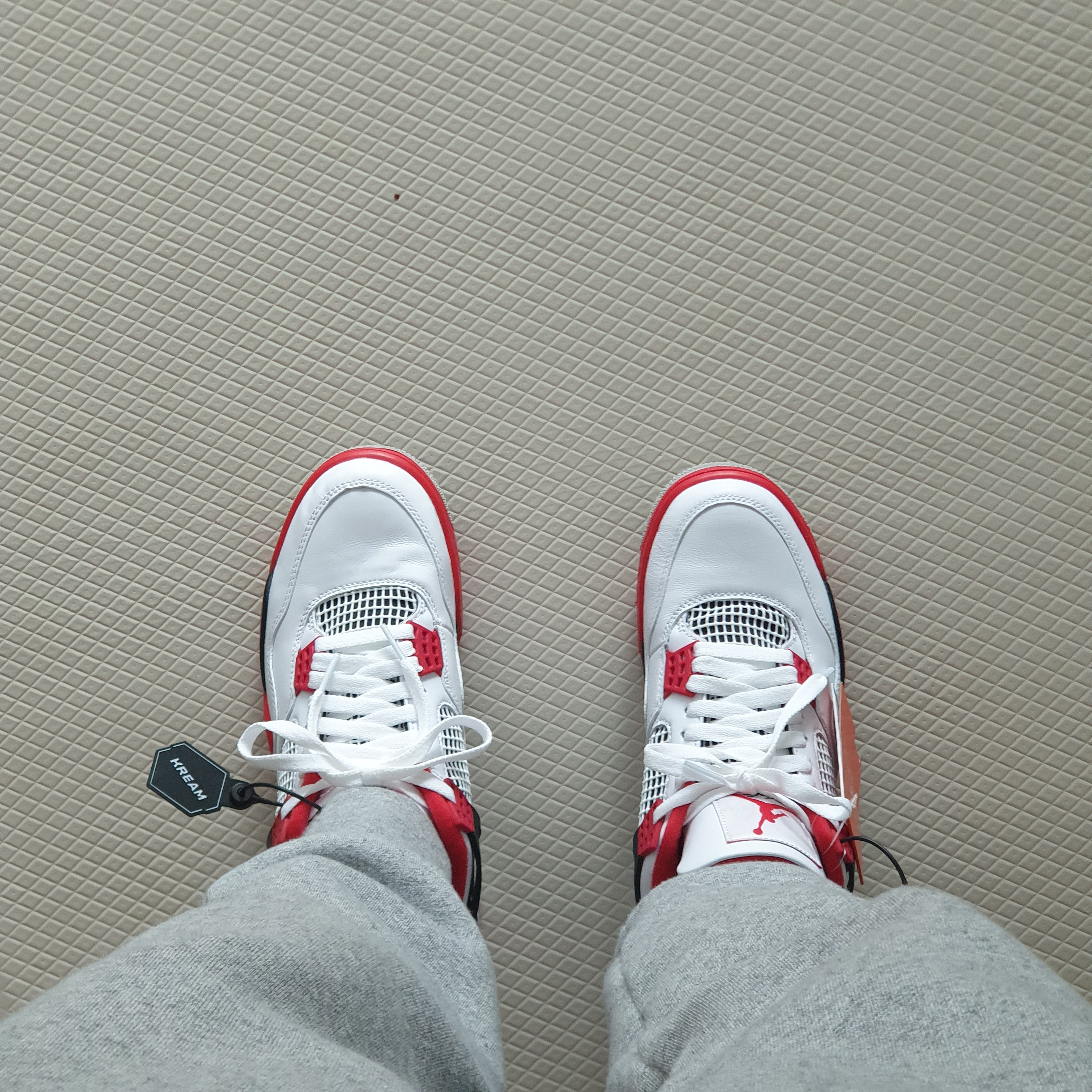 Jordan 4 Retro OG Fire Red 2020 착용 스타일