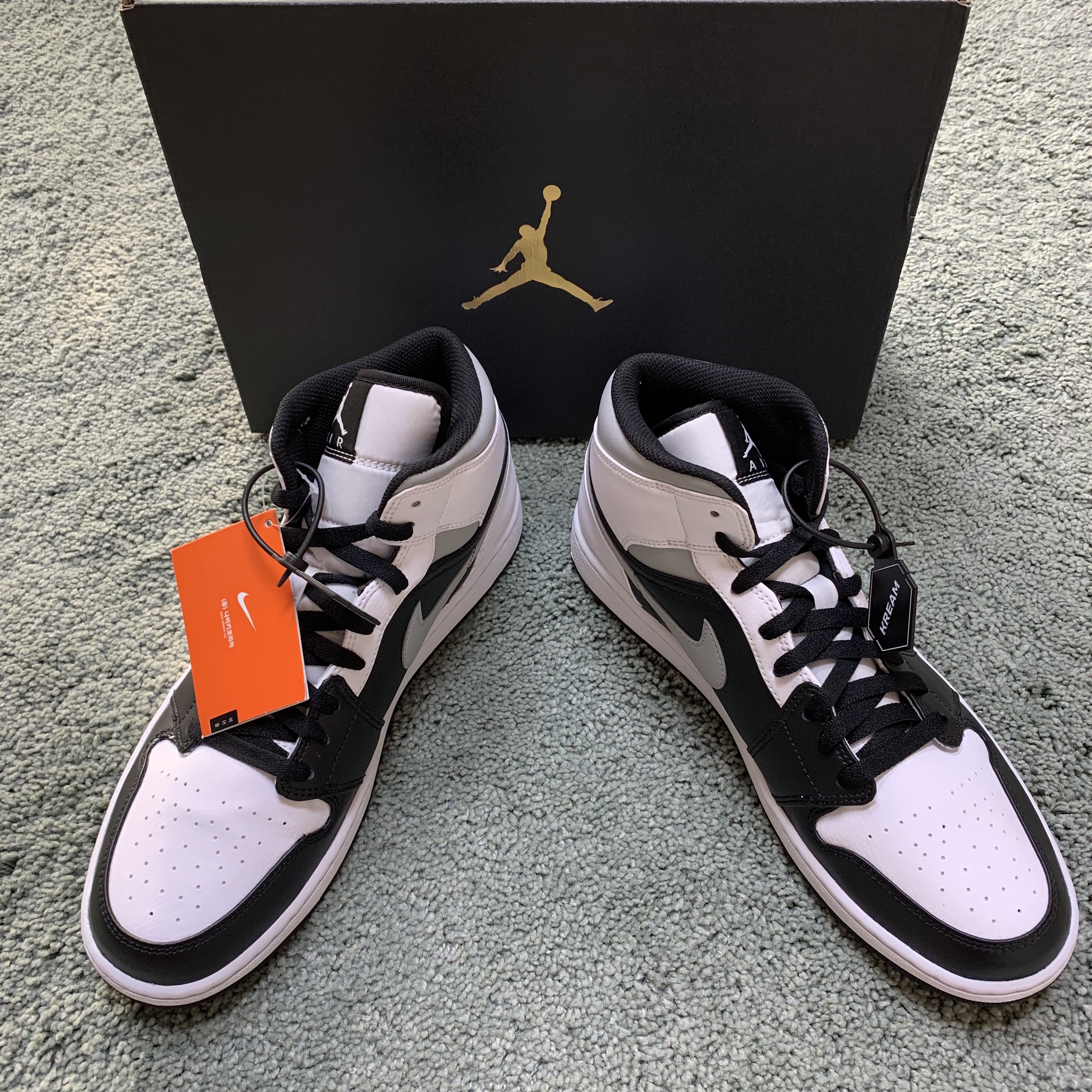 Jordan 1 Mid White Shadow, Jordan 1 Retro High OG Pine Green Black 착용 스타일 - 2