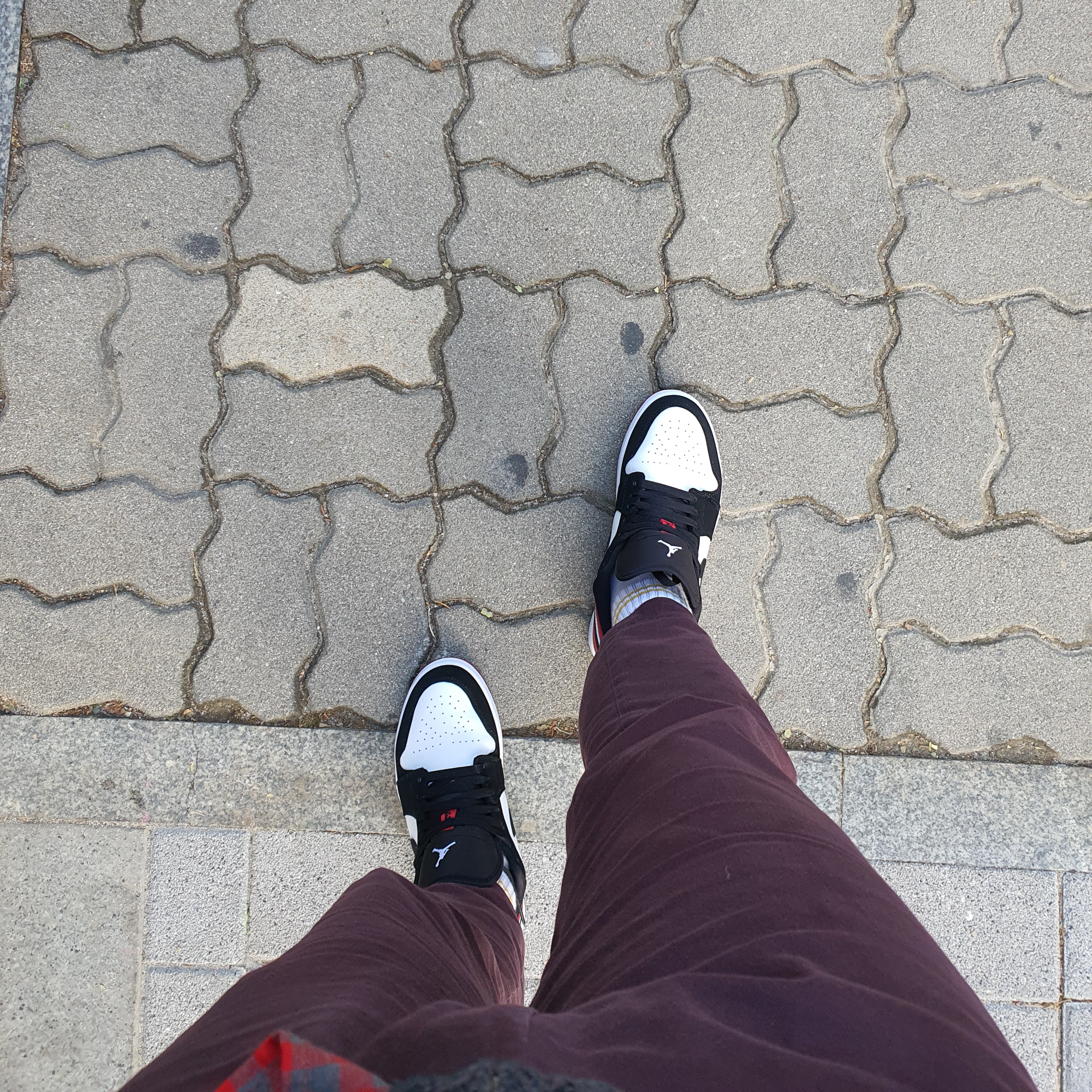 Jordan 1 Low Black Toe 착용 스타일 - 3