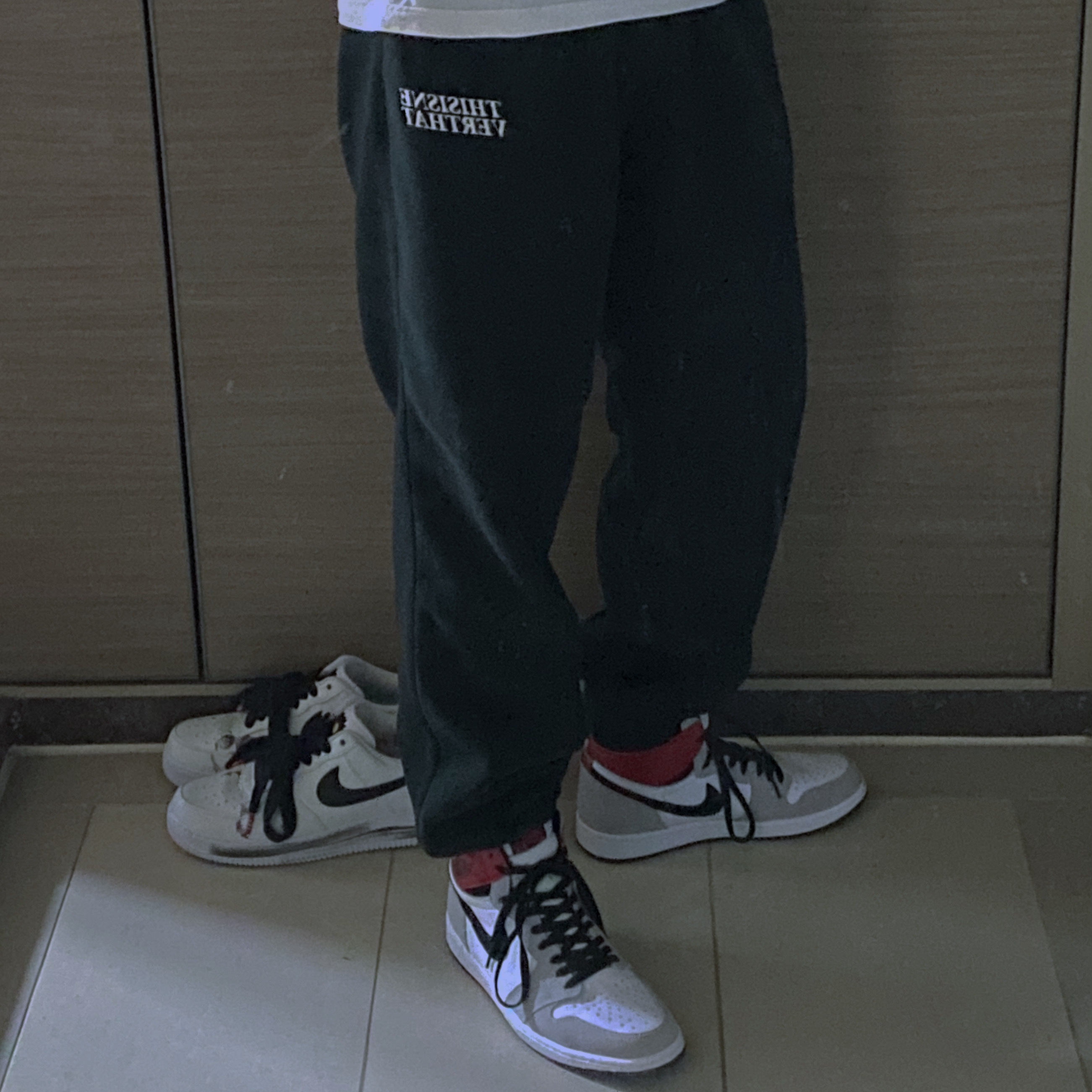 Nike x Peaceminusone Air Force 1 Low Para-Noise 2.0, Jordan 1 Retro High OG Light Smoke Grey 착용 스타일