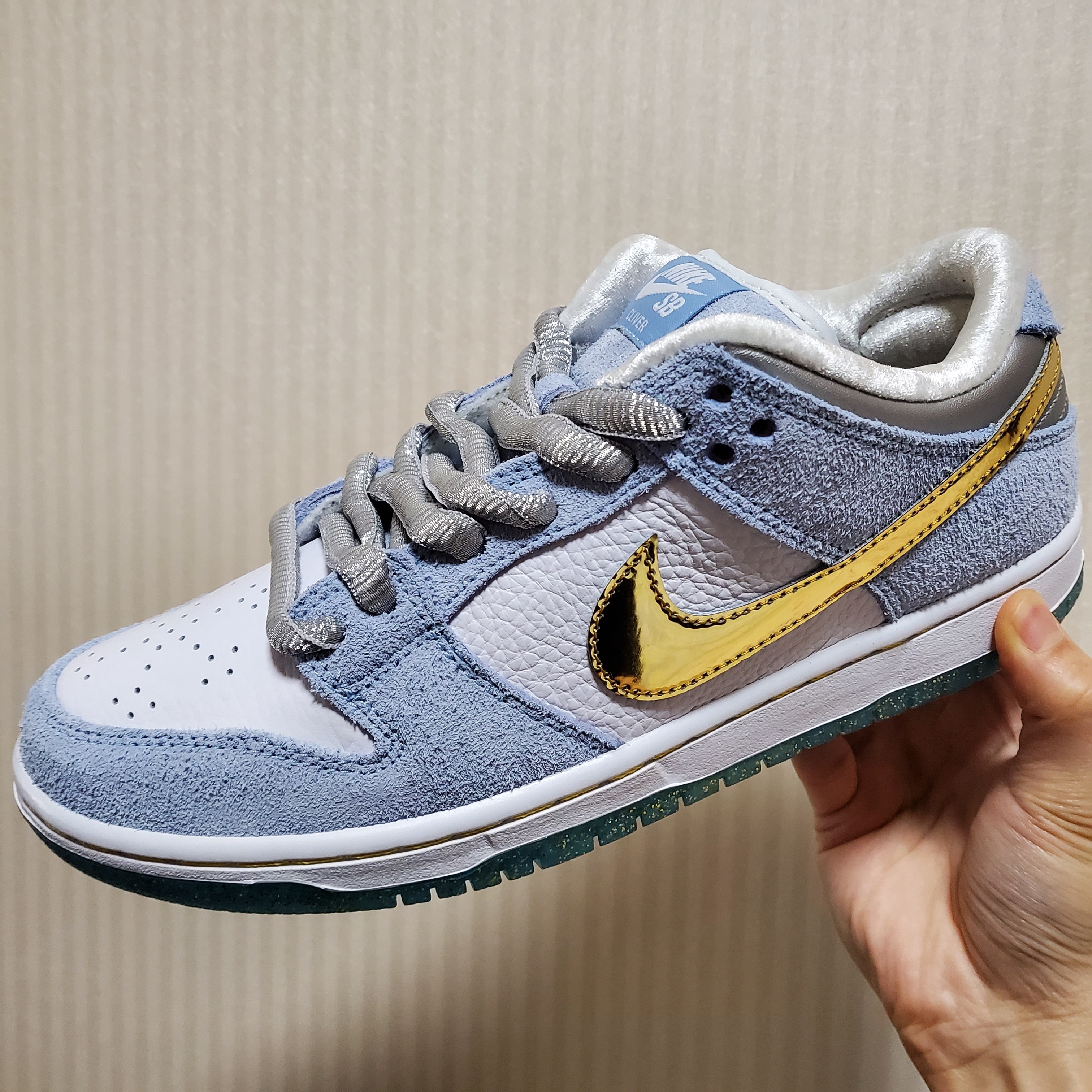 Nike x Sean Cliver SB Dunk Low Holiday Special 착용 스타일 - 2