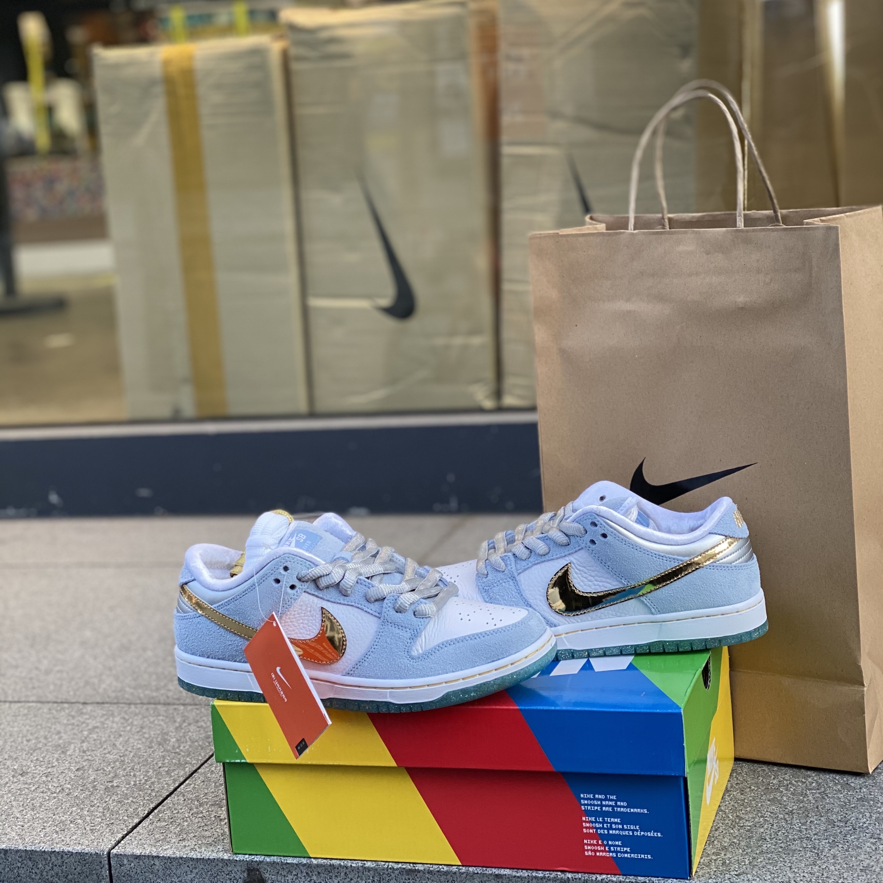 Nike x Sean Cliver SB Dunk Low Holiday Special 착용 스타일 - 3