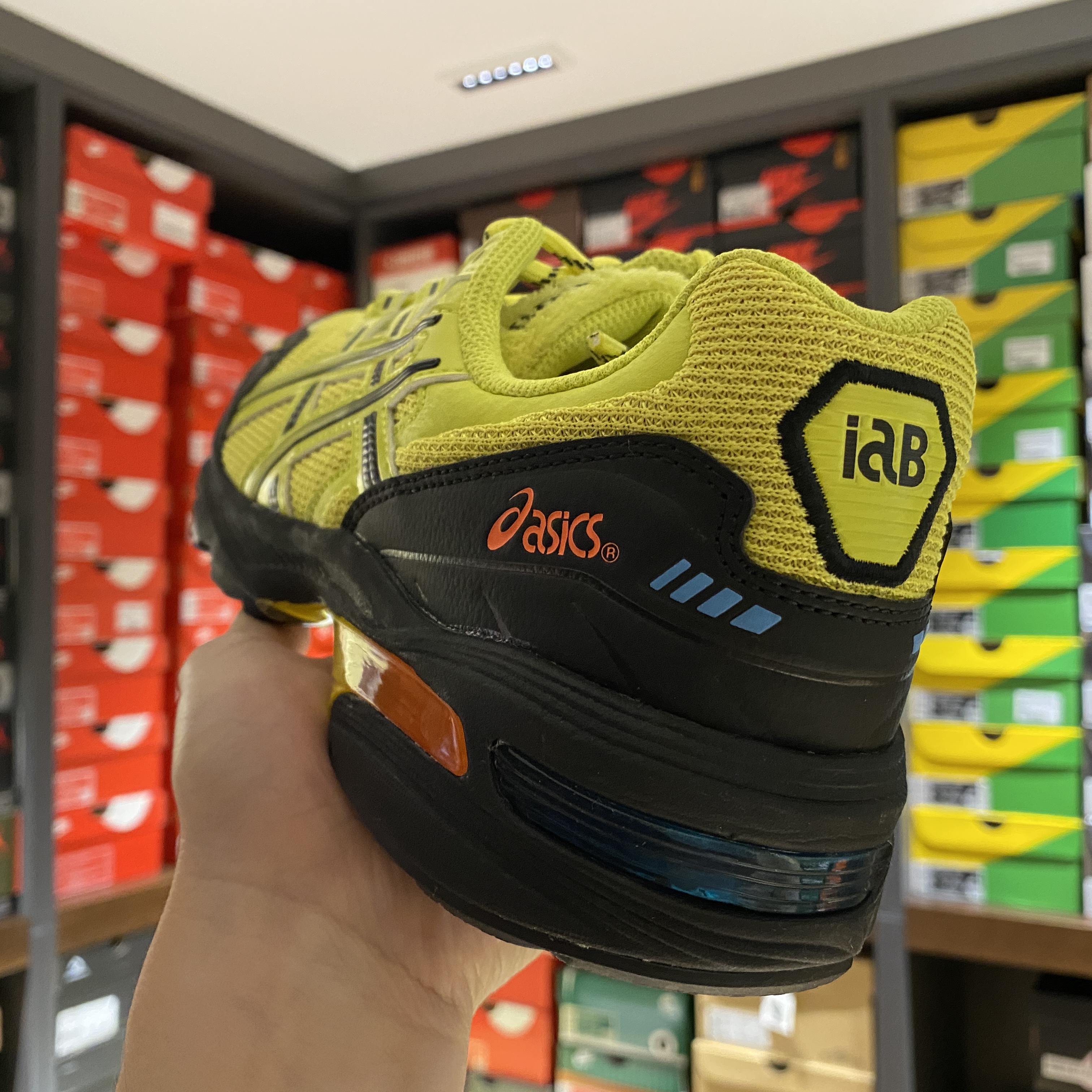 Asics x IAB Studio Gel-1090 Lime 착용 스타일