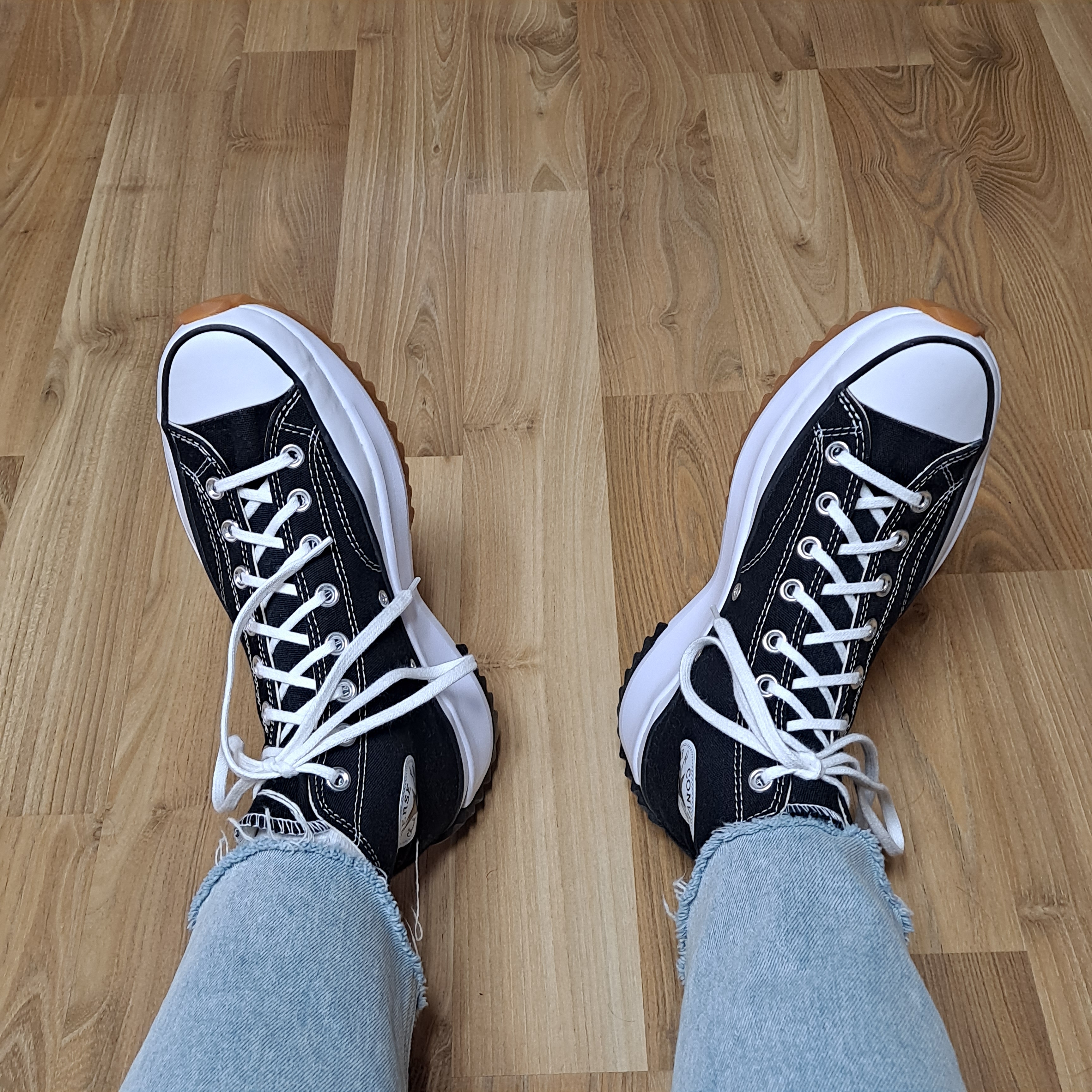 Converse Run Star Hike Hi Black White Gum 착용 스타일