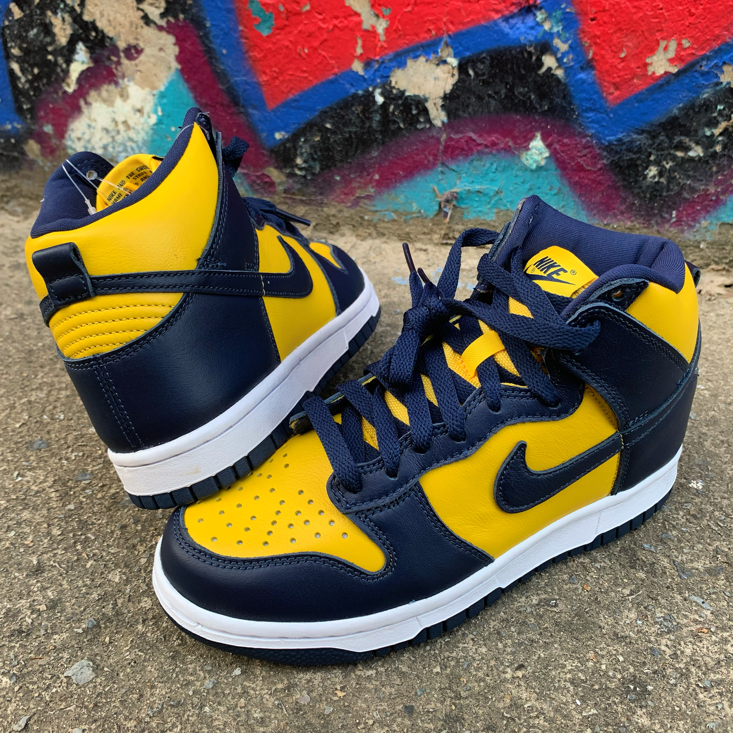 Nike Dunk High SP Maize & Blue 착용 스타일