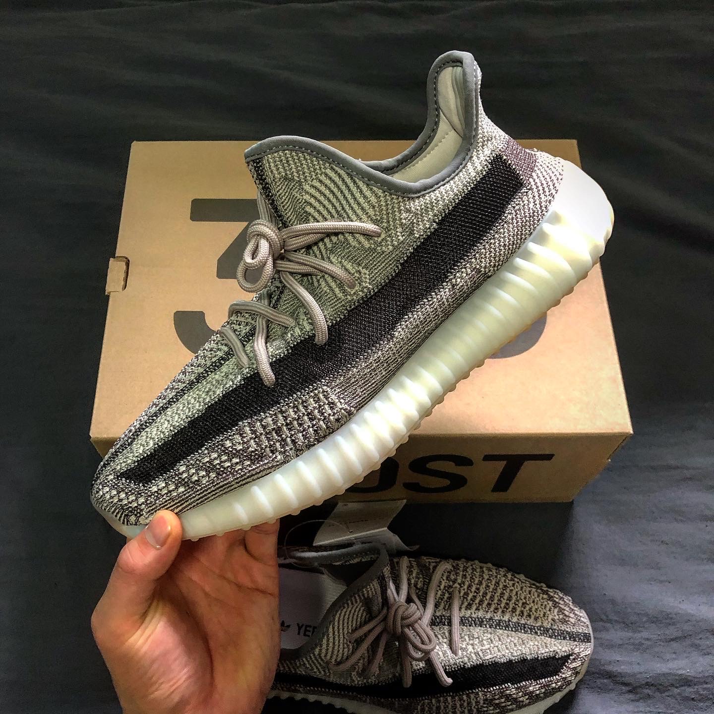 Adidas Yeezy Boost 350 V2 Zyon 착용 스타일