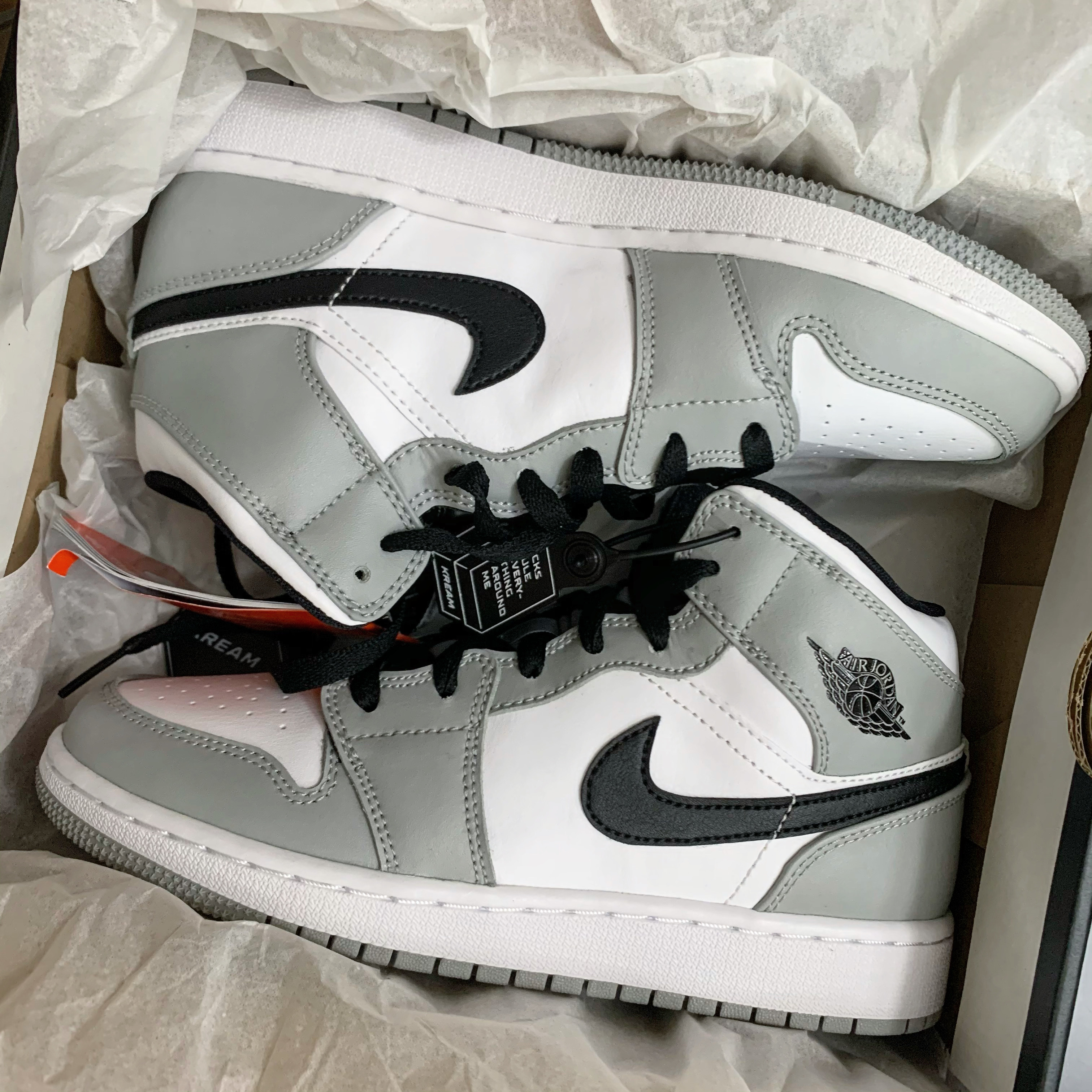 (GS) Jordan 1 Mid Light Smoke Grey, Jordan 1 Mid Light Smoke Grey 착용 스타일