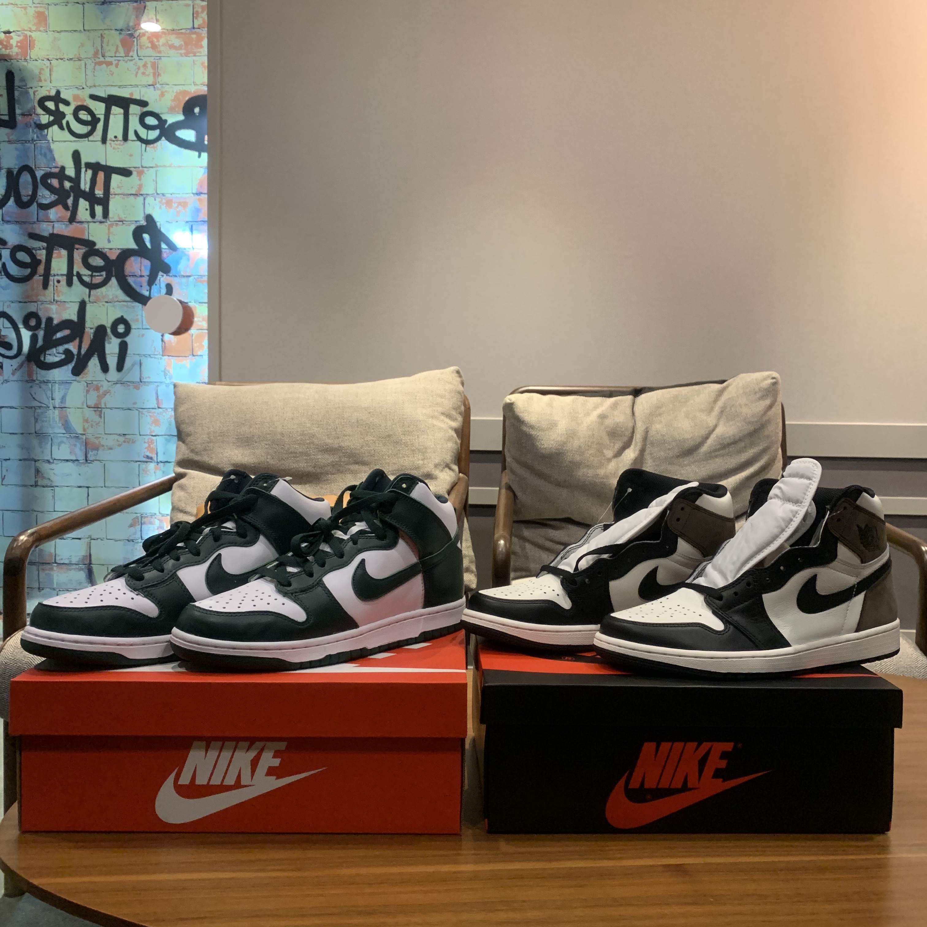 Nike Dunk High SP Spartan Green, Jordan 1 Retro High OG Black Mocha 착용 스타일
