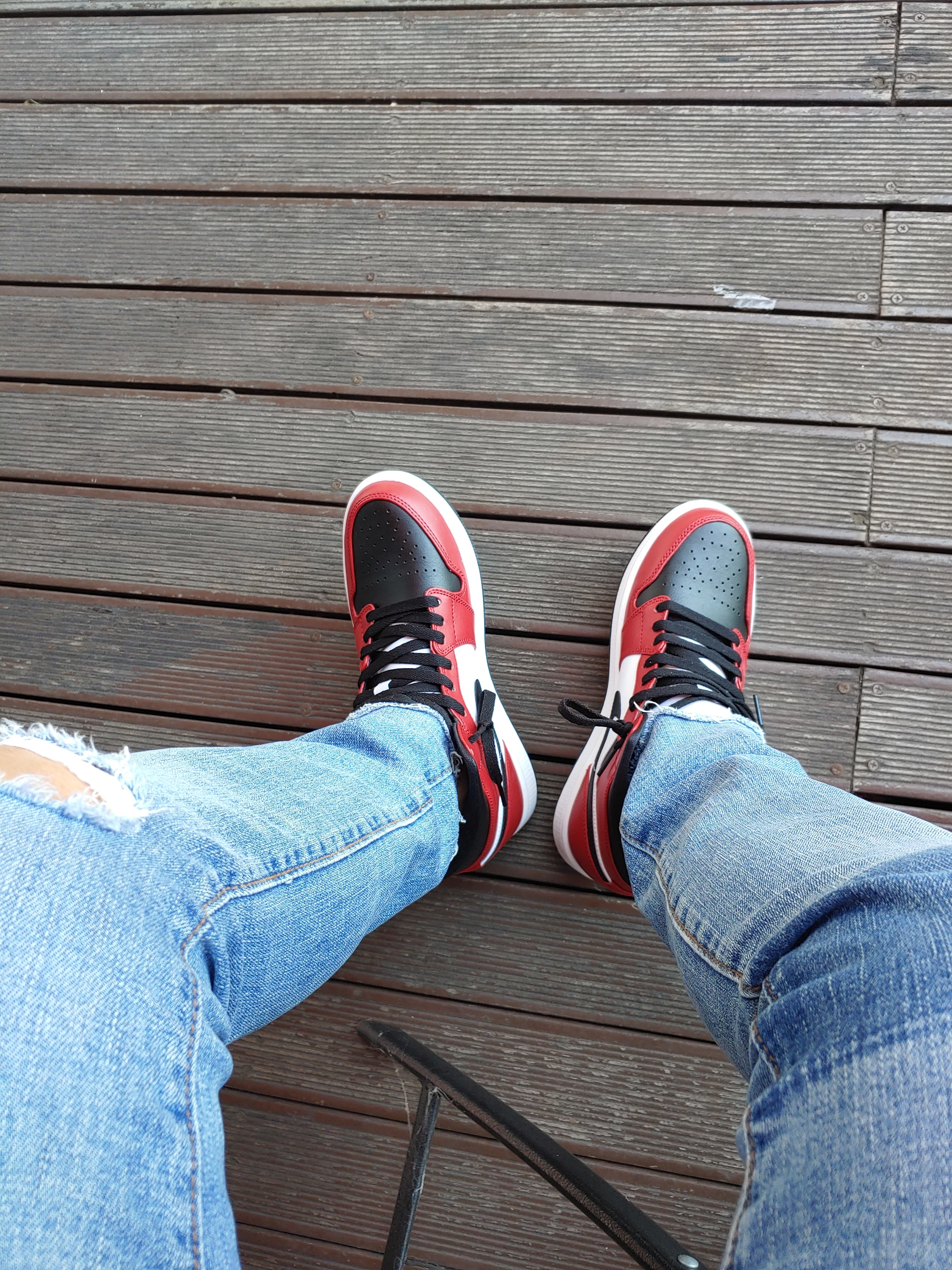 Jordan 1 Mid Chicago Black Toe 착용 스타일 - 2