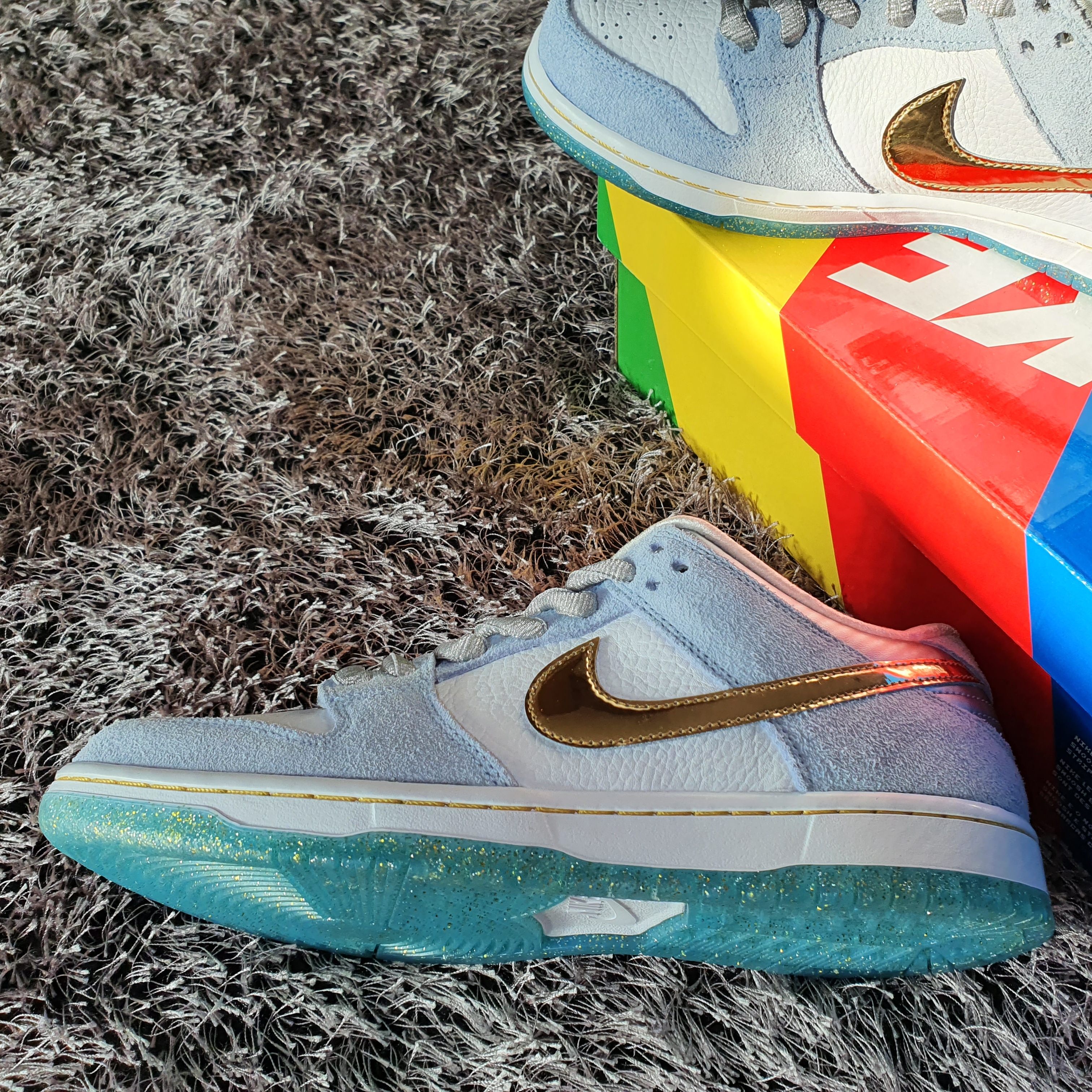Nike x Sean Cliver SB Dunk Low Holiday Special 착용 스타일 - 2