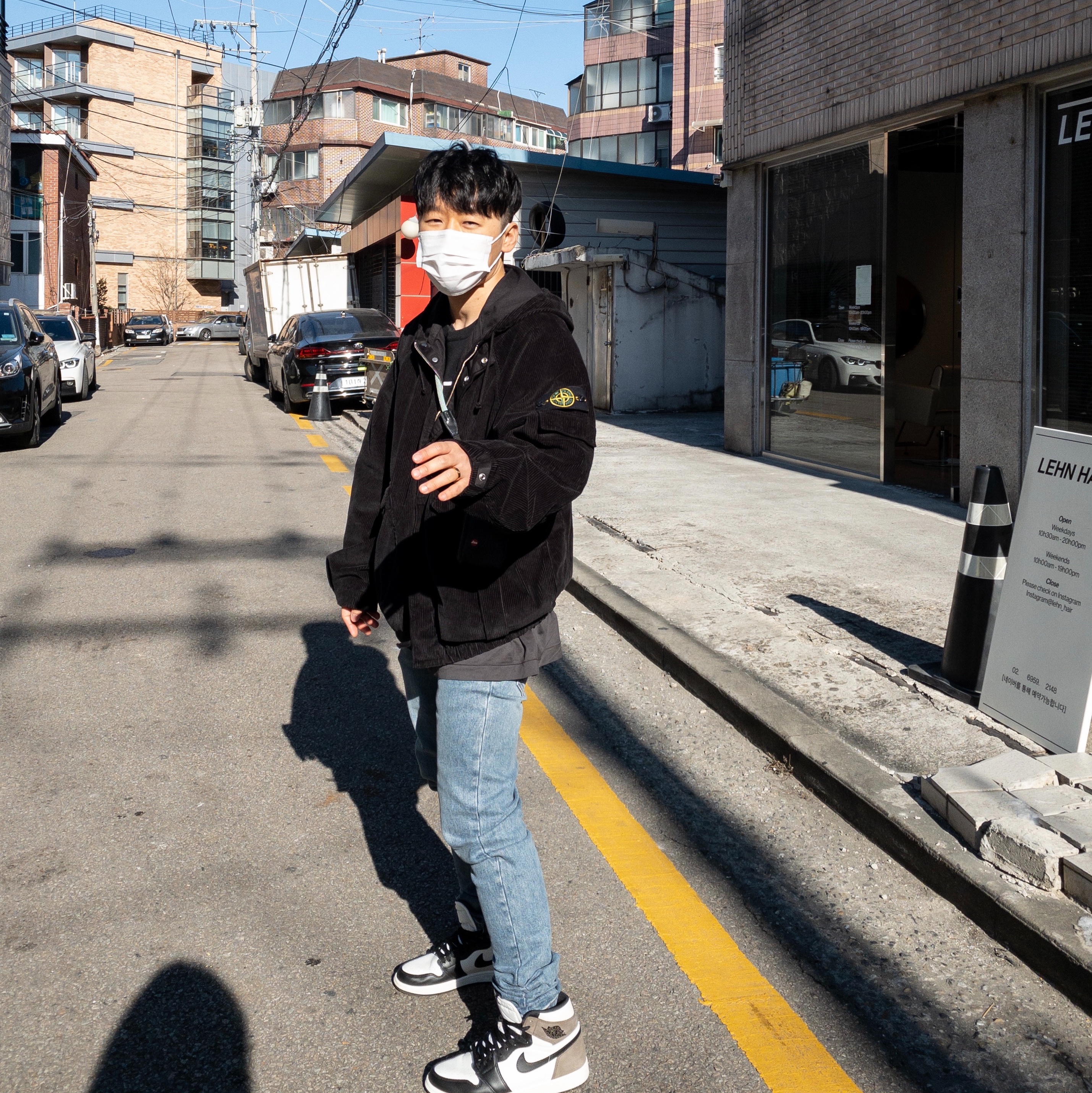 Jordan 1 Retro High OG Black Mocha, Supreme x Stone Island Corduroy Jacket Black - 20FW 착용 스타일