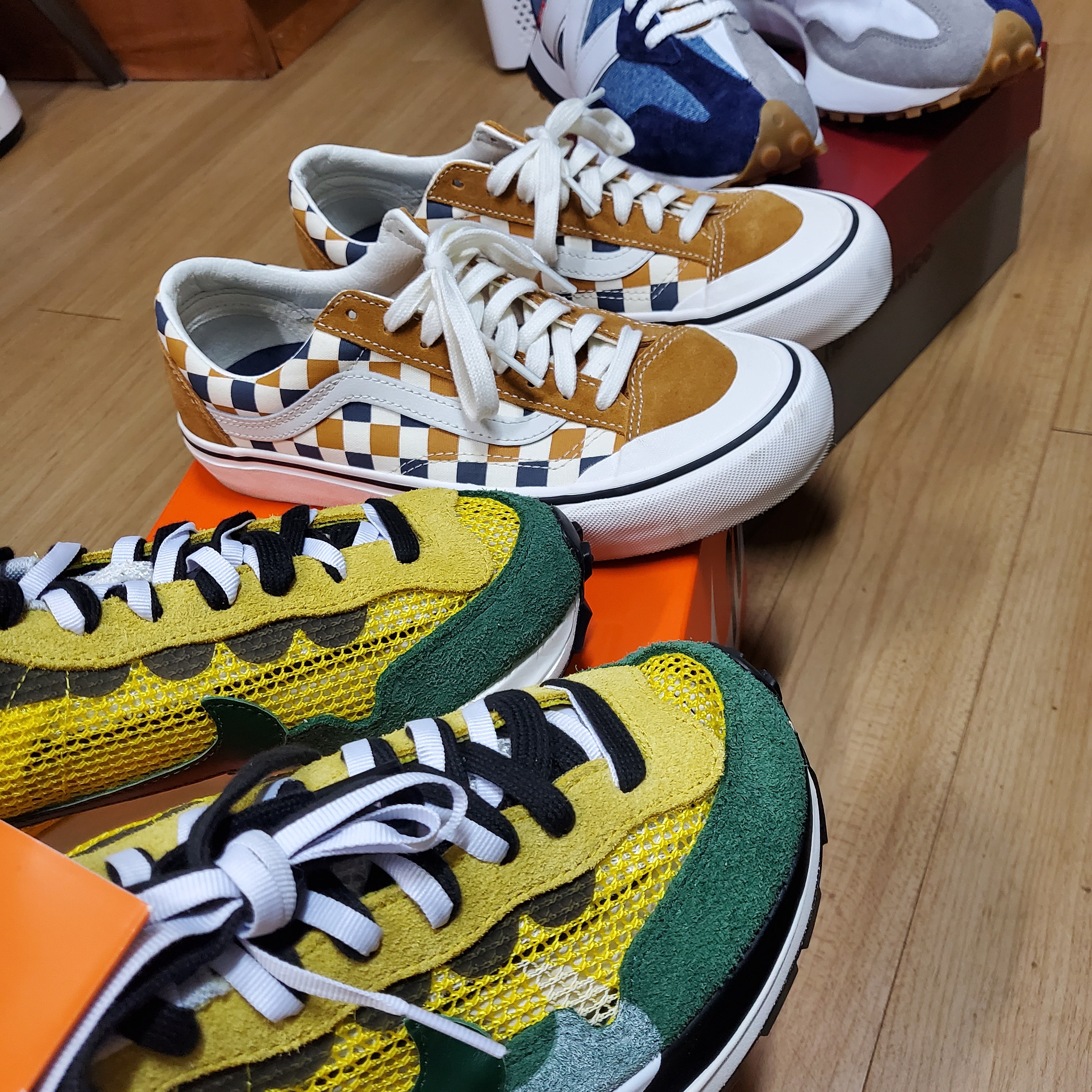 New Balance x Levi's 327 Navy (Levi's Tag), Vans Old Skool Blur Check 착용 스타일