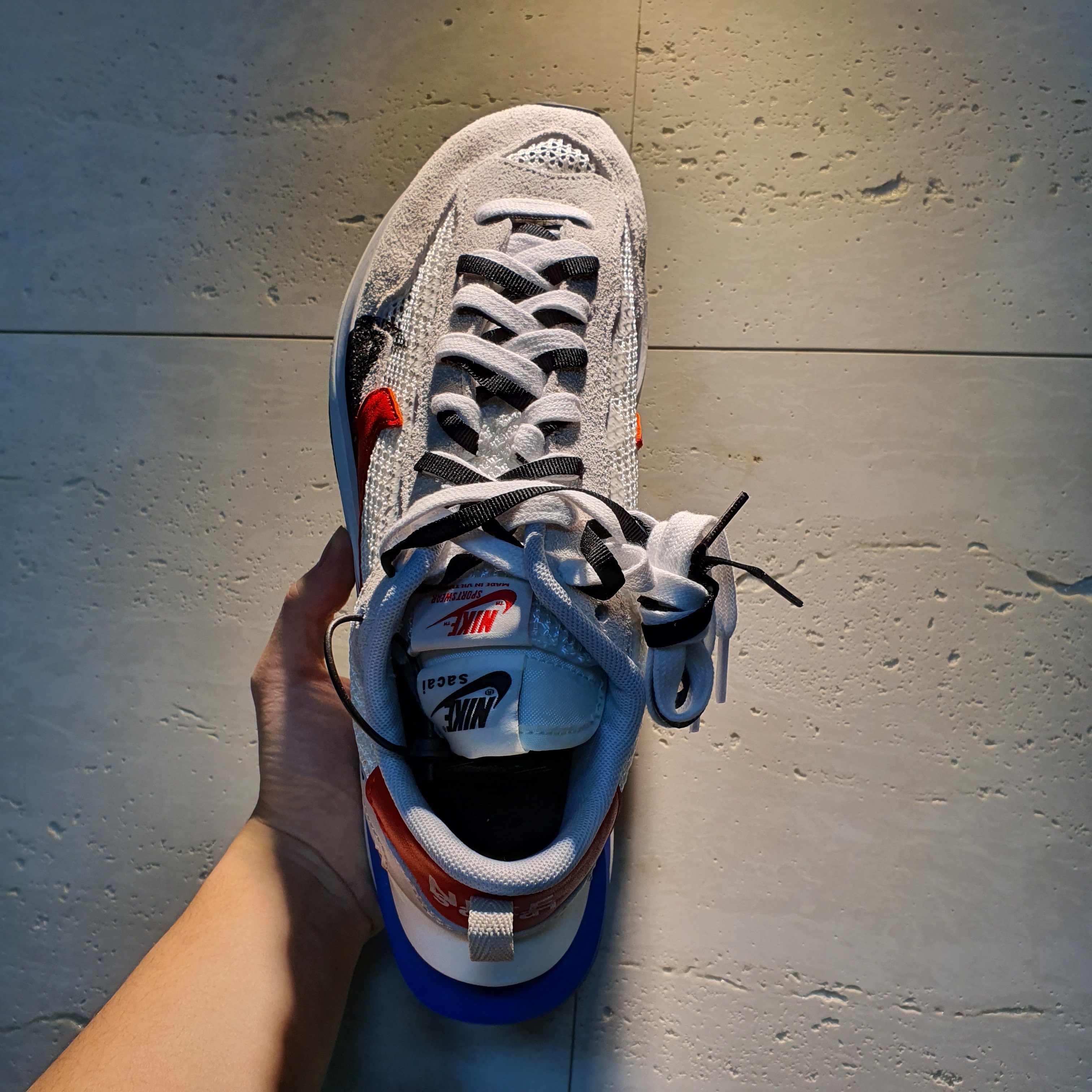 Nike x Sacai VaporWaffle Royal Fuchsia 착용 스타일 - 5