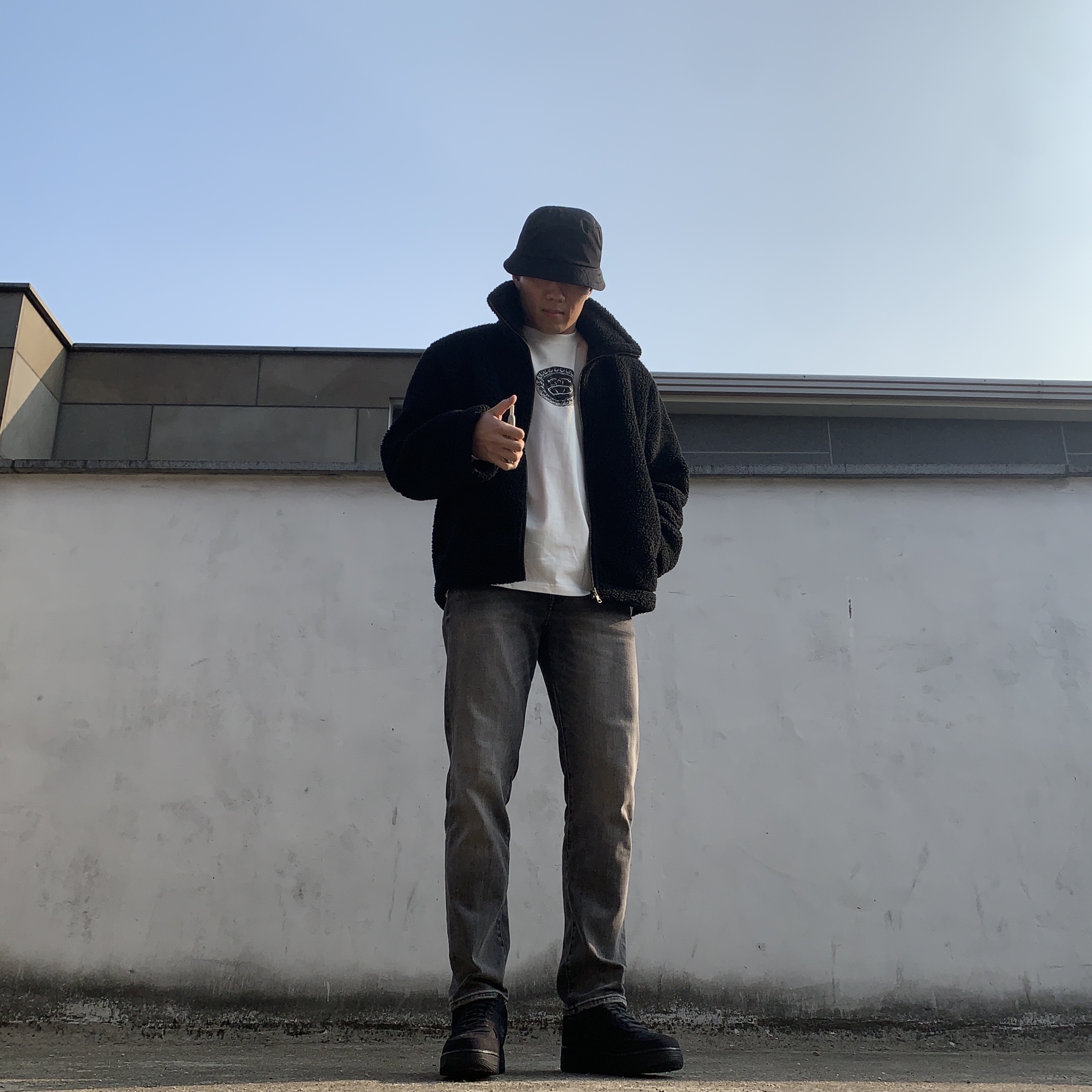 Nike x Stussy Air Force 1 Low Triple Black, Nike x Stussy Big Swoosh LS T-Shirt White - Asia 착용 스타일