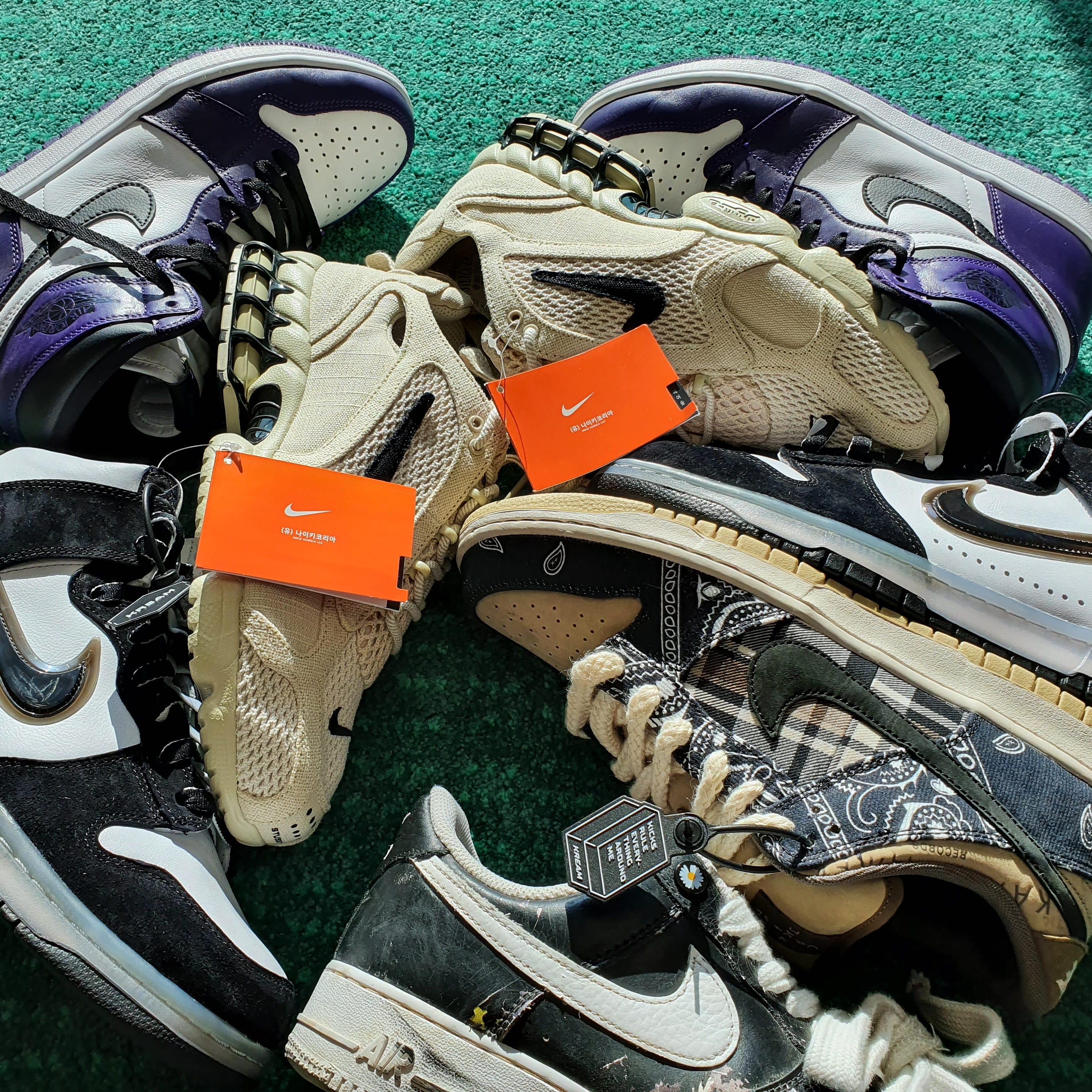 Nike x Travis Scott SB Dunk Low, Nike x Peaceminusone Air Force 1 Low Para-Noise 착용 스타일