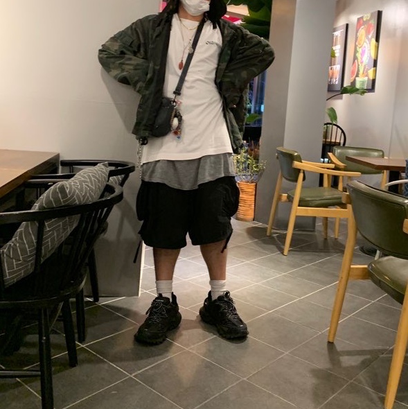 Balenciaga Track Sneakers Triple Black 착용 스타일