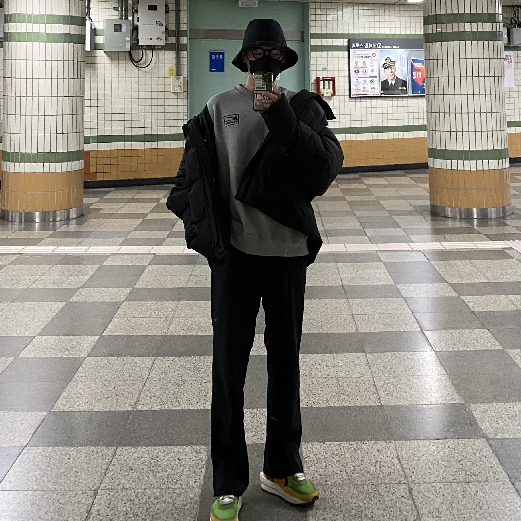 Nike x Sacai LDWaffle Green Multi, Nike x Stussy NRG BR Crew Fleece Grey 착용 스타일