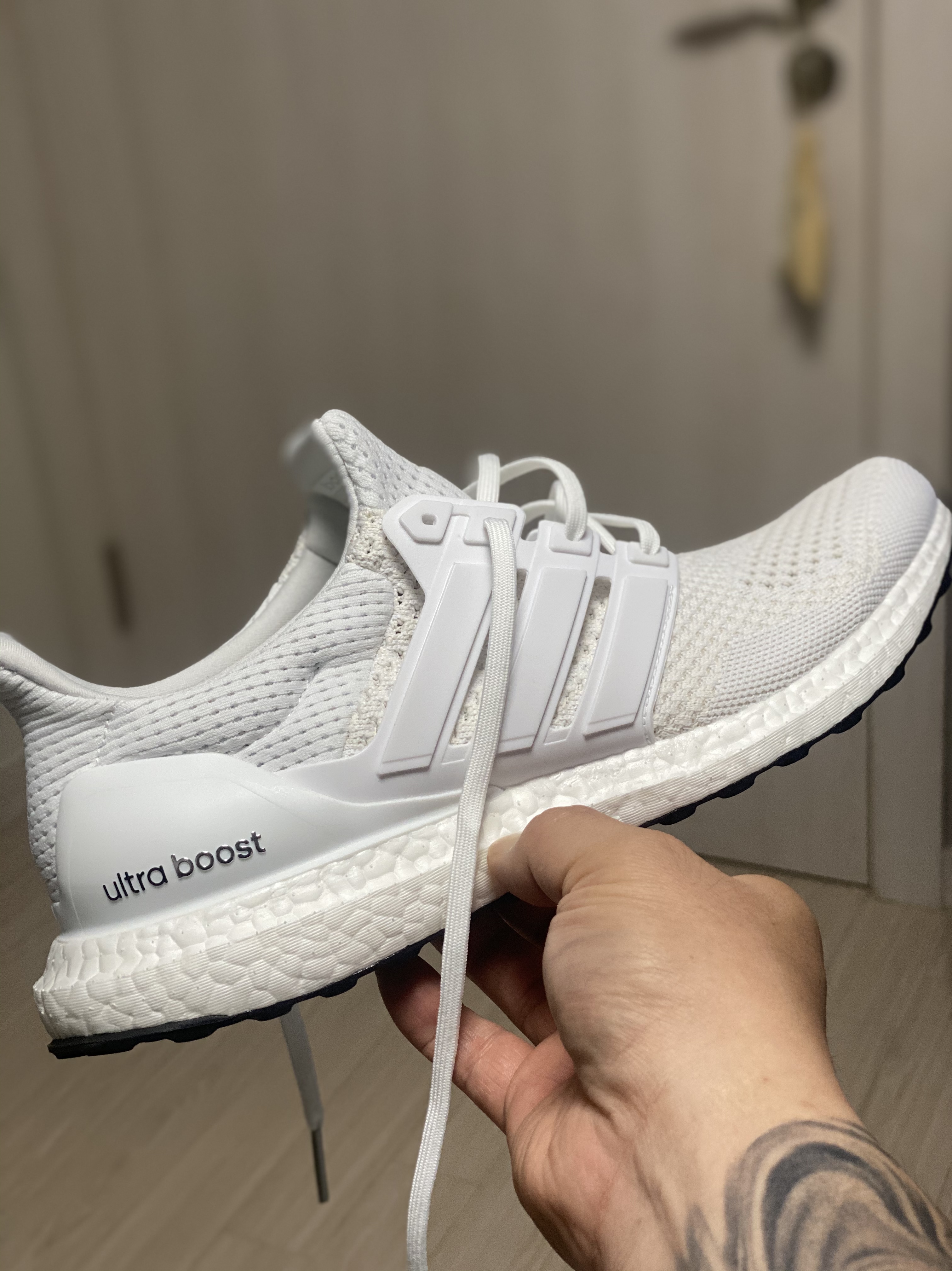 Adidas Ultraboost 1.0 Retro Triple White 2020 착용 스타일 - 1