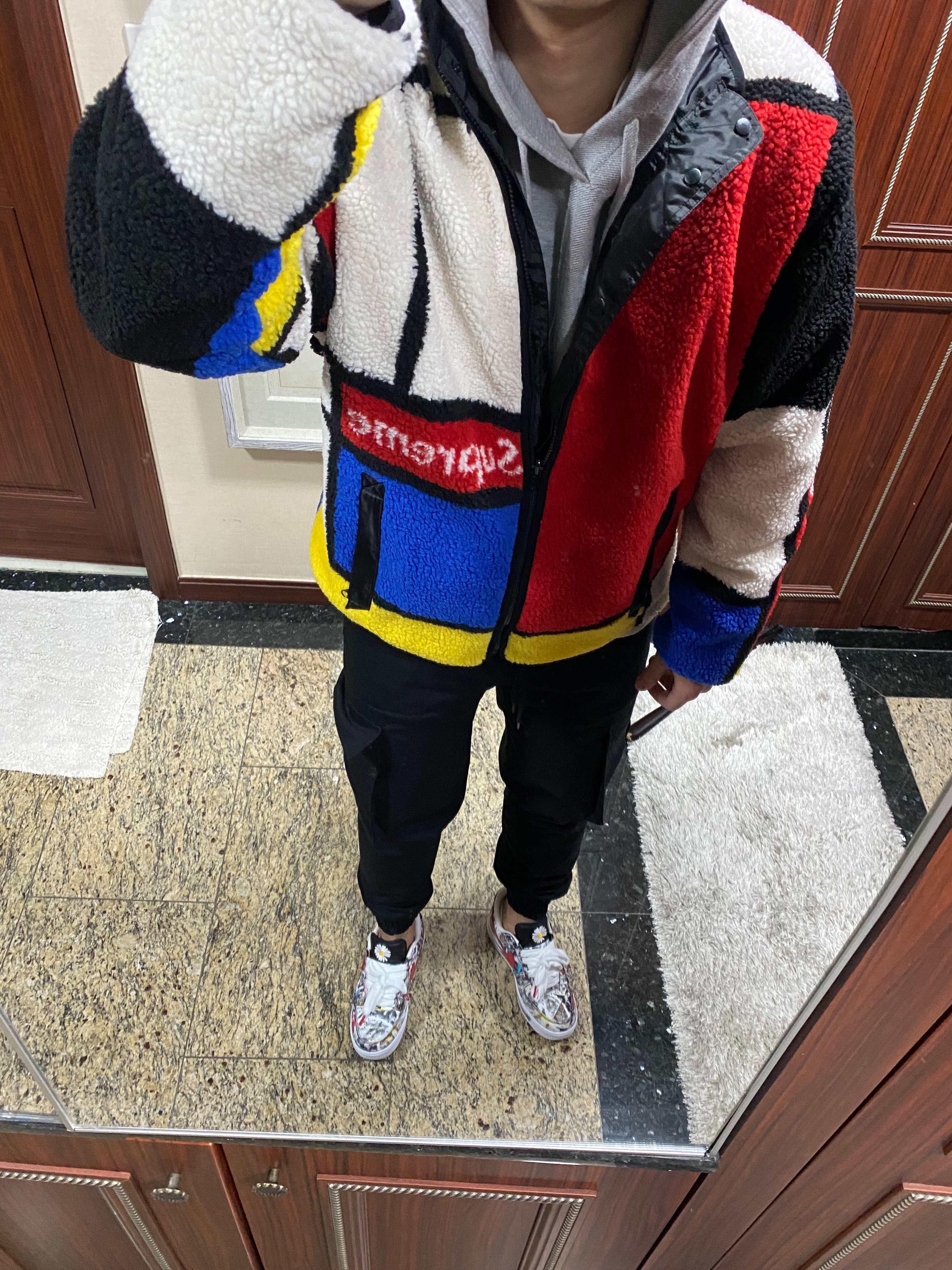 Supreme Reversible Colorblocked Fleece Jacket Red - 20FW, Nike x Peaceminusone Air Force 1 Low Para-Noise 착용 스타일
