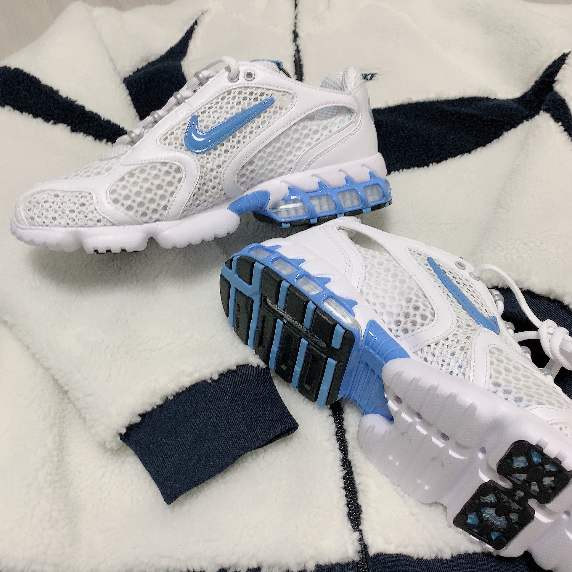 (W) Nike Air Zoom Spiridon Cage 2 White University Blue 착용 스타일 - 1