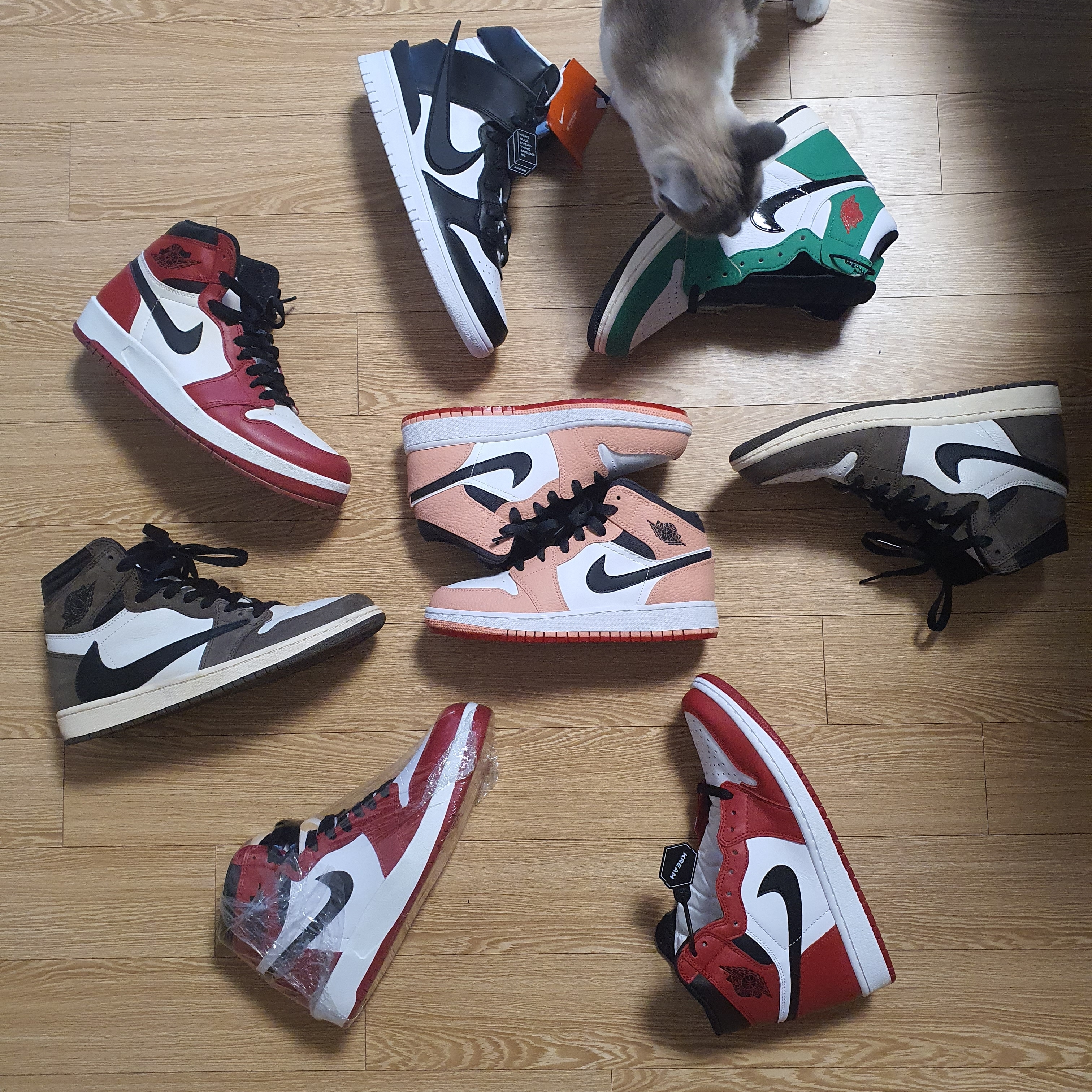 Jordan 1.5 Retro Chicago 2015, Jordan 1 x Travis Scott Retro High OG SP Mocha 착용 스타일