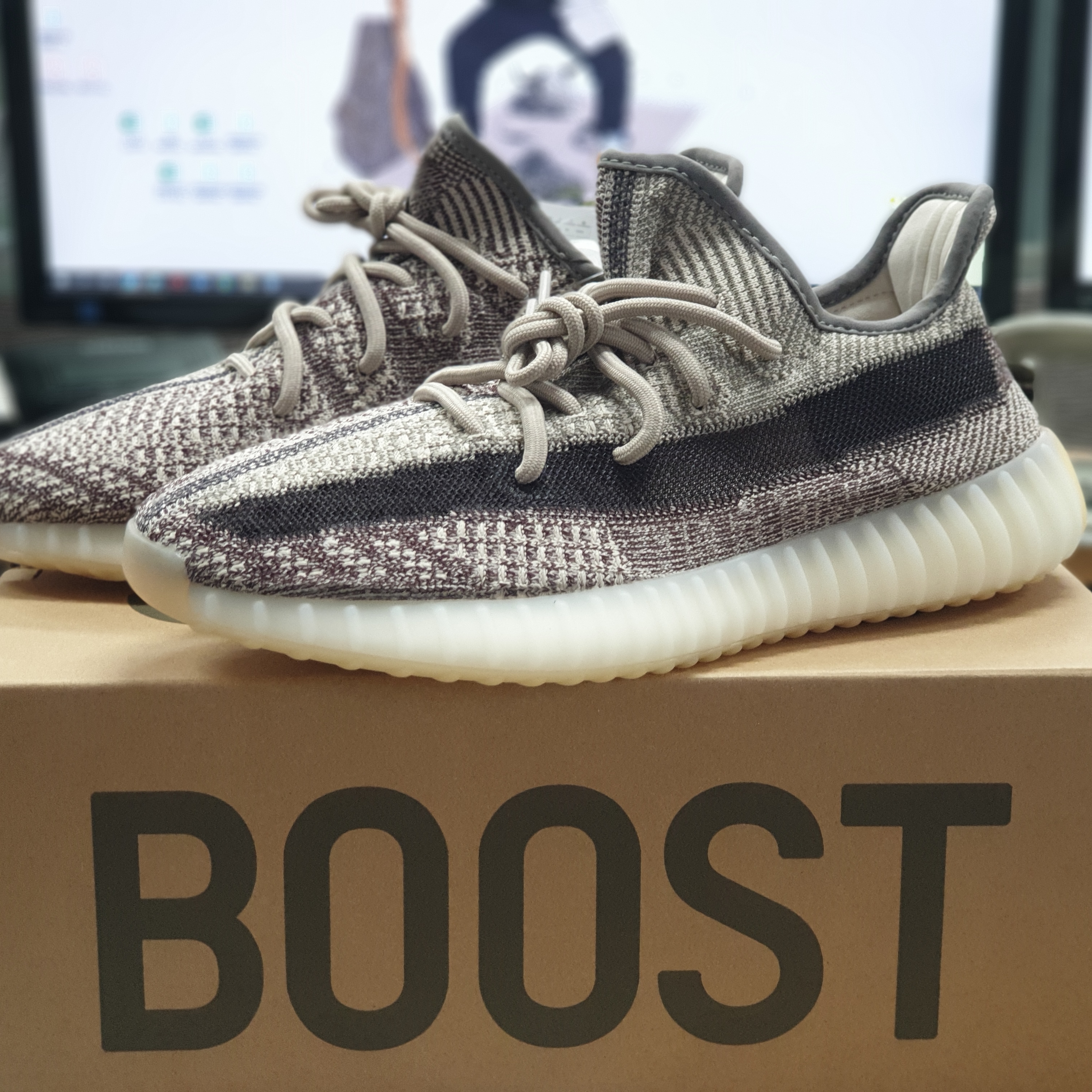 Adidas Yeezy Boost 350 V2 Zyon 착용 스타일