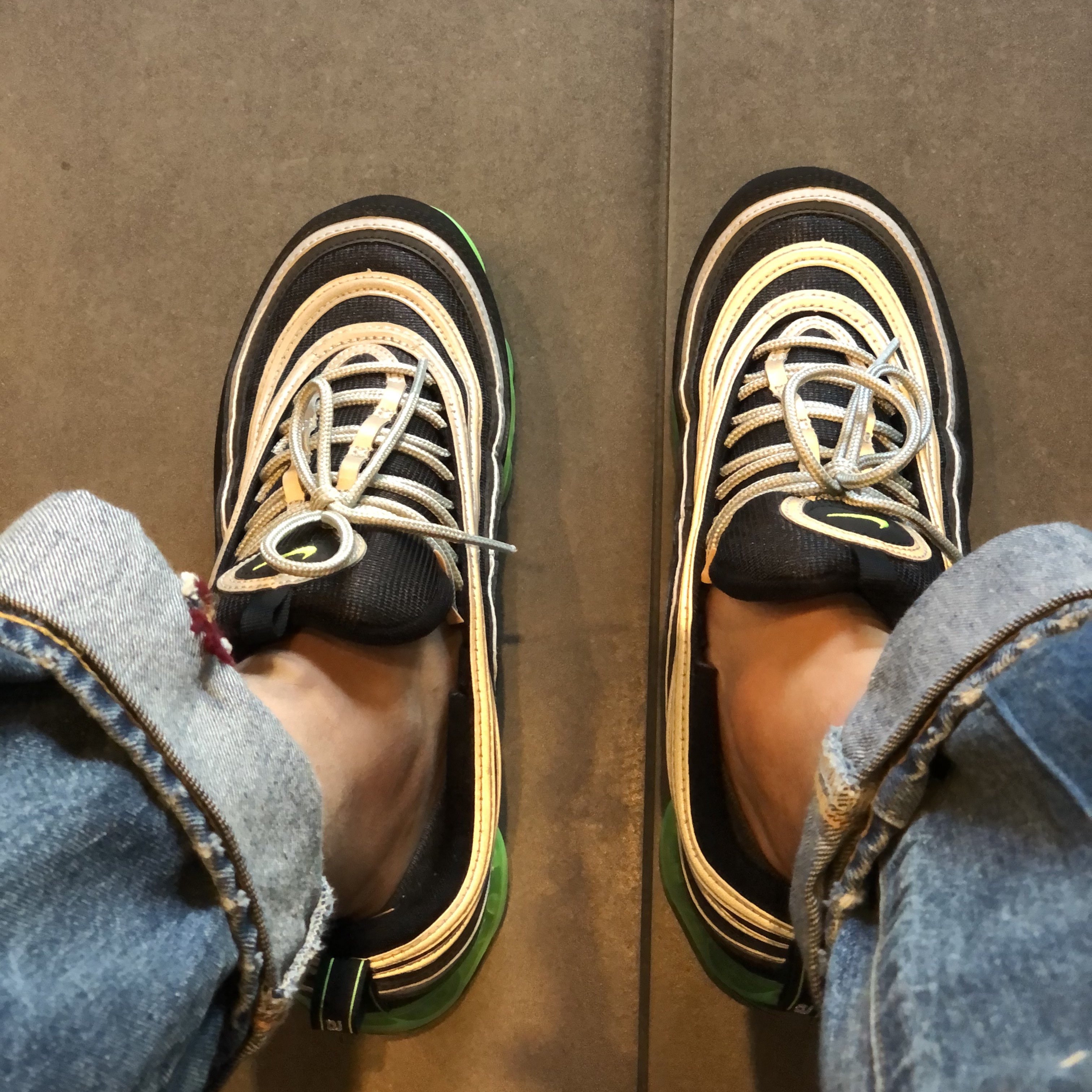 Nike Air VaporMax 97 Black Volt 착용 스타일 - 1