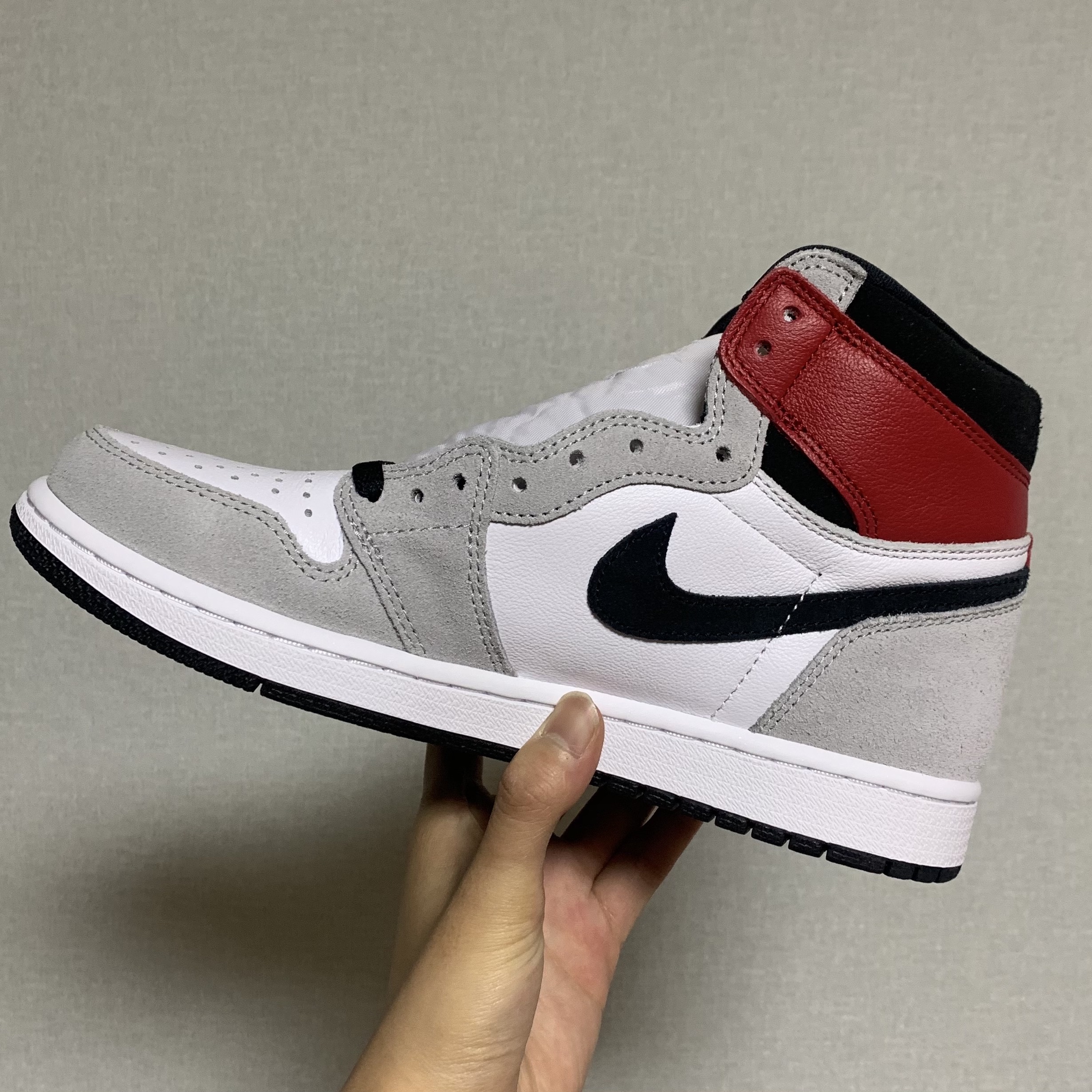 Jordan 1 Retro High OG Light Smoke Grey 착용 스타일