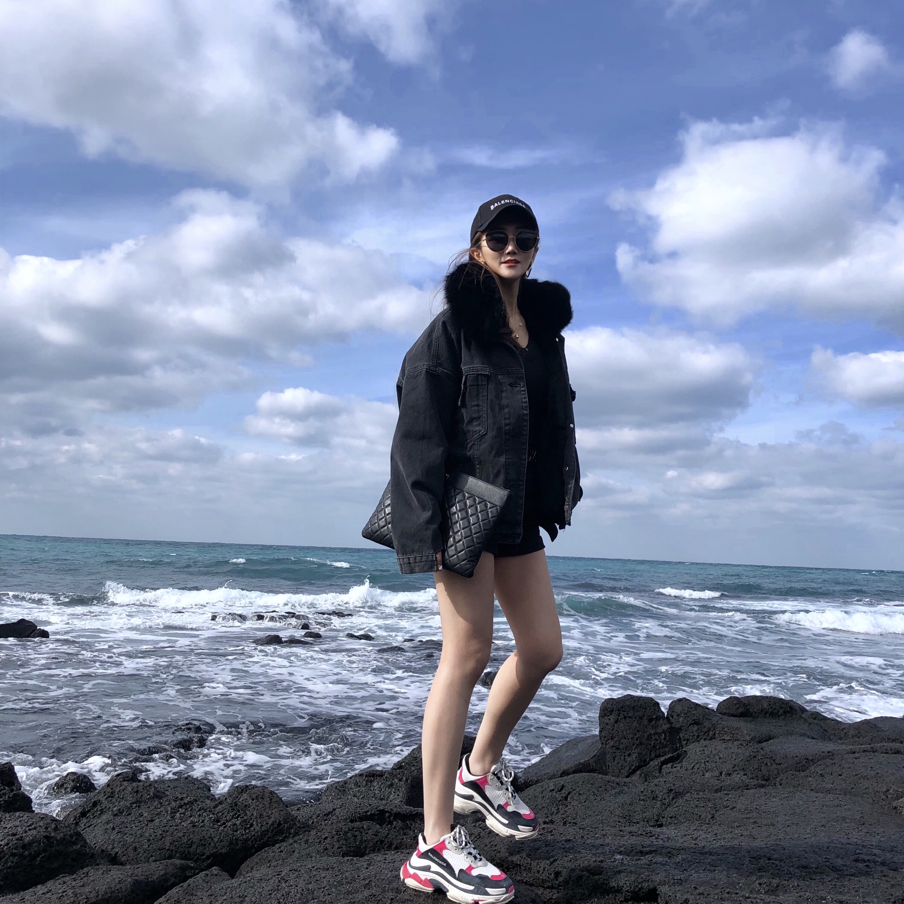 Balenciaga Triple S White 2018, (W) Balenciaga Triple S Trainer Neon Pink 착용 스타일 - 2