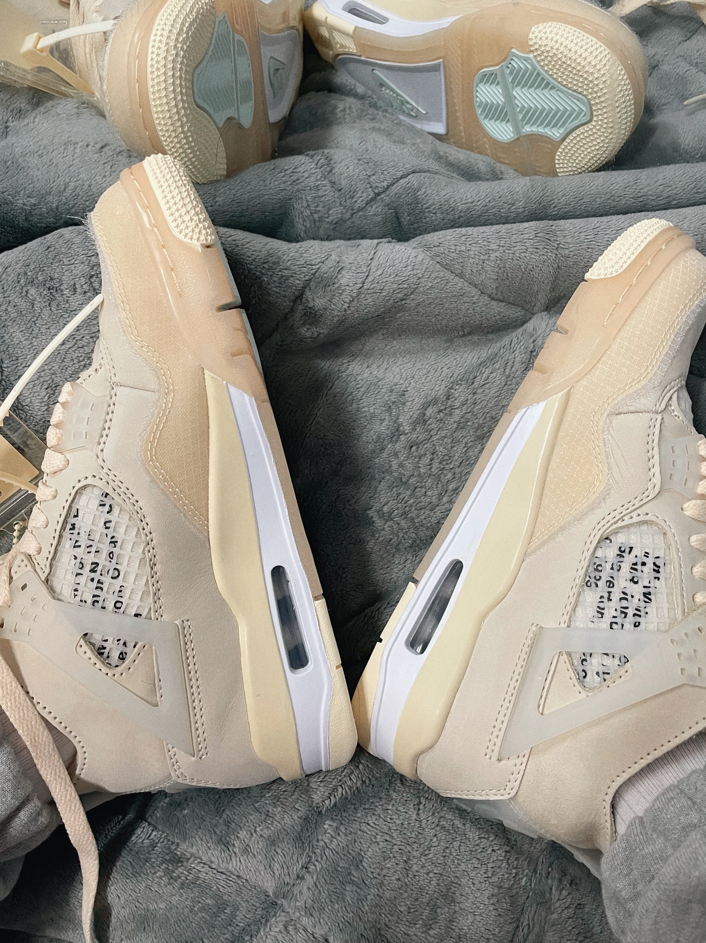 (W) Jordan 4 x Off-White Retro SP Sail 착용 스타일 - 2