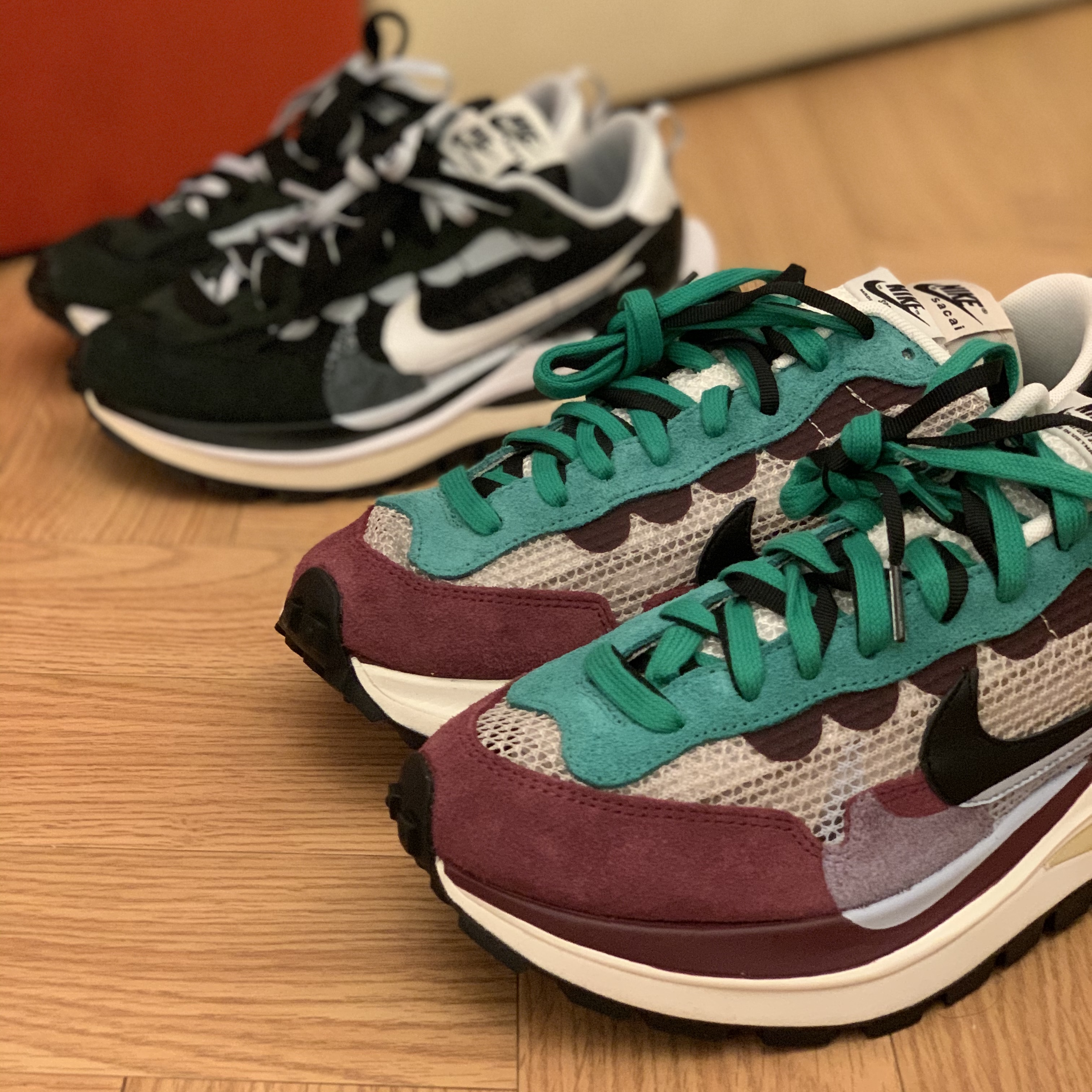 Nike x Sacai VaporWaffle String & Black Villain Red, Nike x Sacai VaporWaffle Black White 착용 스타일