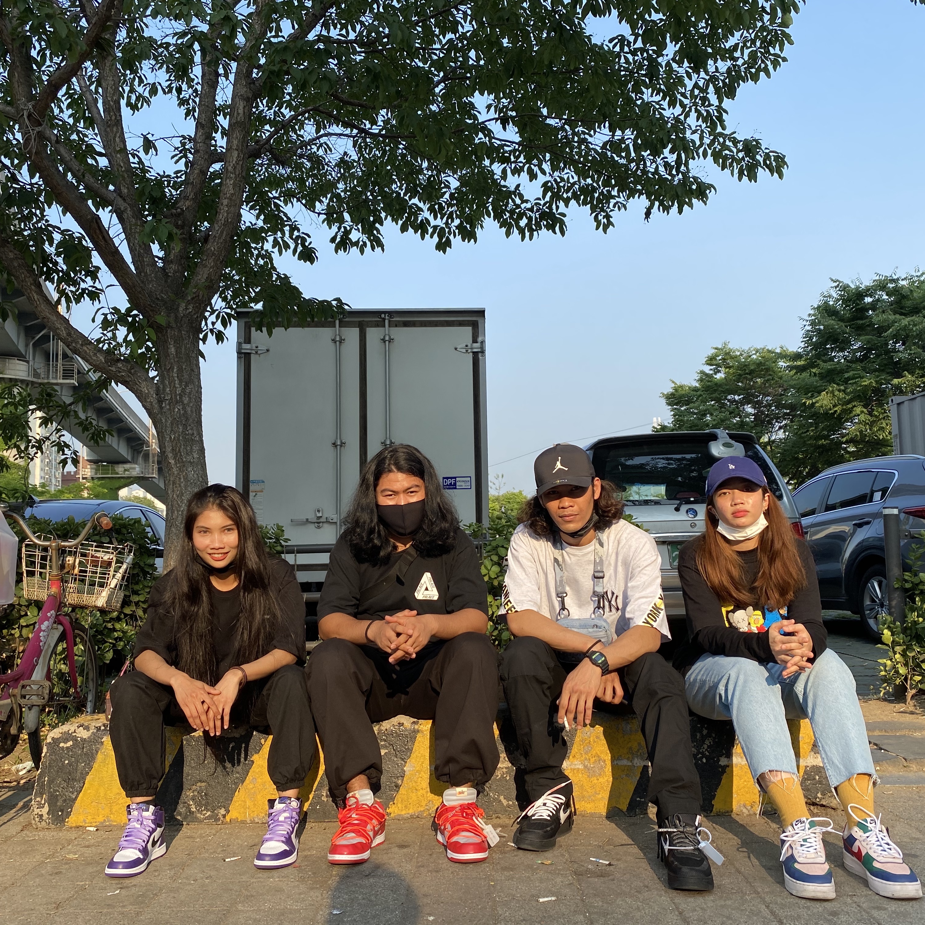 Jordan 1 Retro High OG Court Purple 2020, Nike x Off-White Dunk Low University Red 착용 스타일