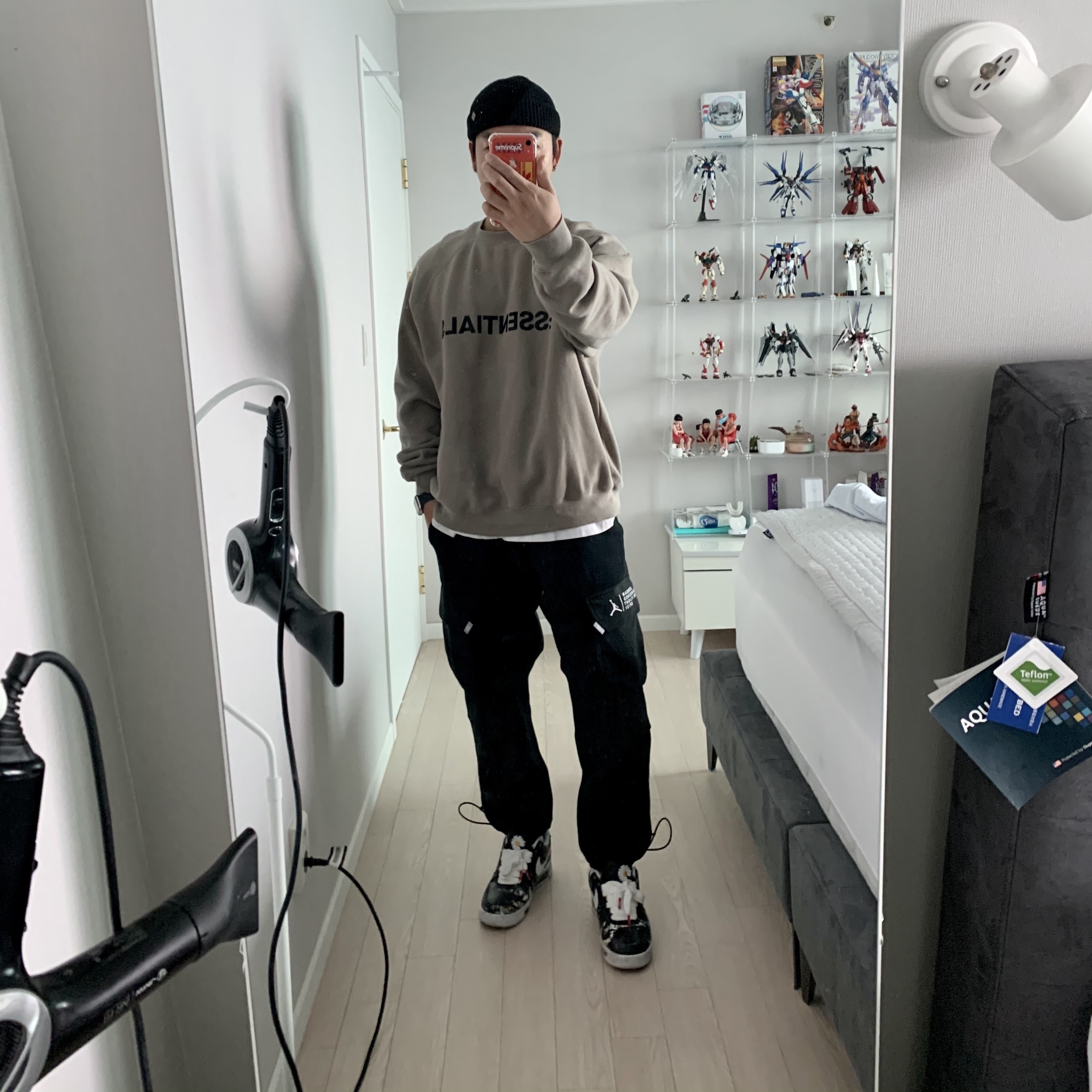 Essentials 3D Silicon Applique Crewneck Gray Flannel/Charcoal - 20SS, Nike x Peaceminusone Air Force 1 Low Para-Noise 착용 스타일