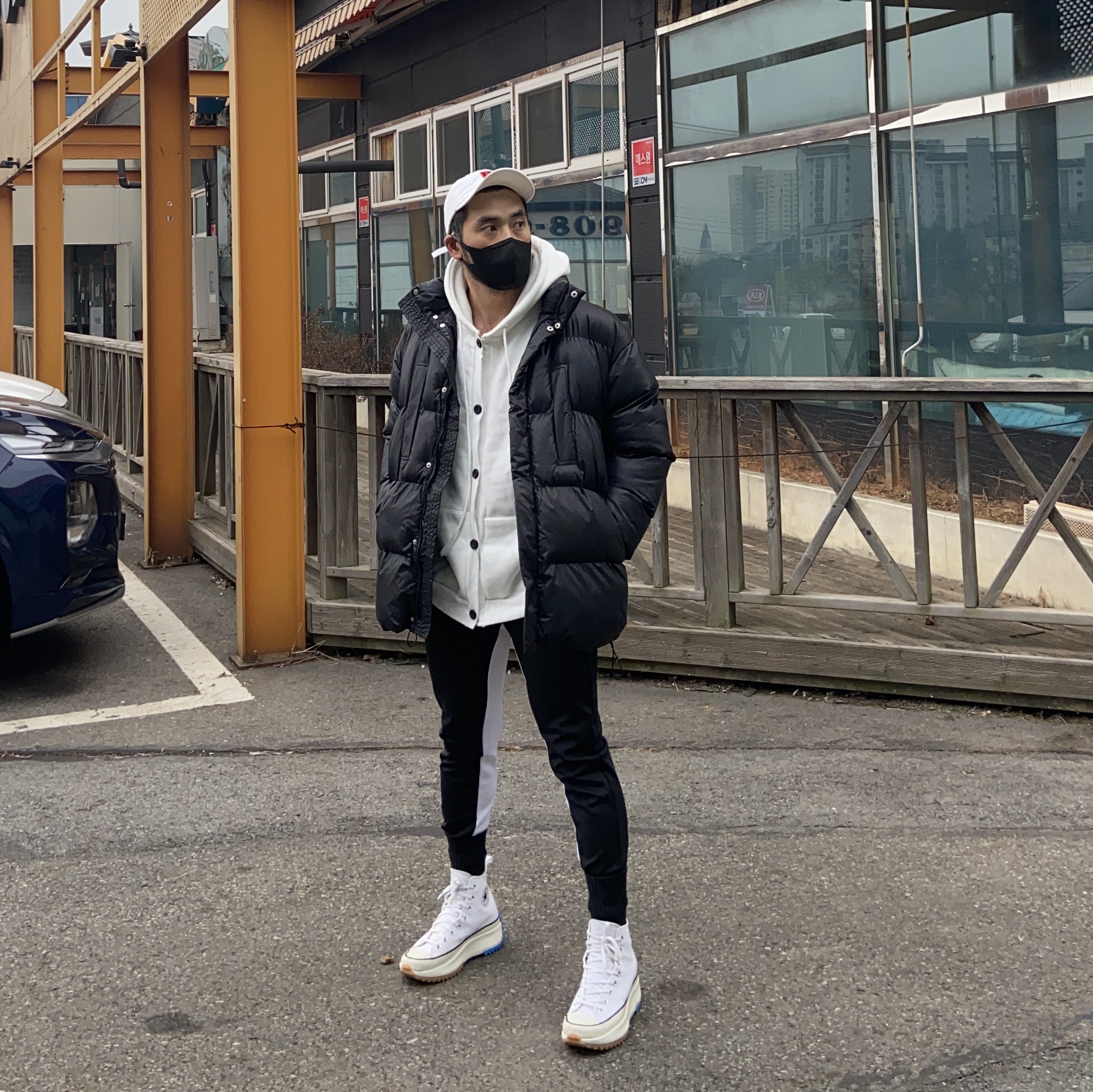 Converse x JW Anderson Run Star Hike Hi White 착용 스타일 - 1