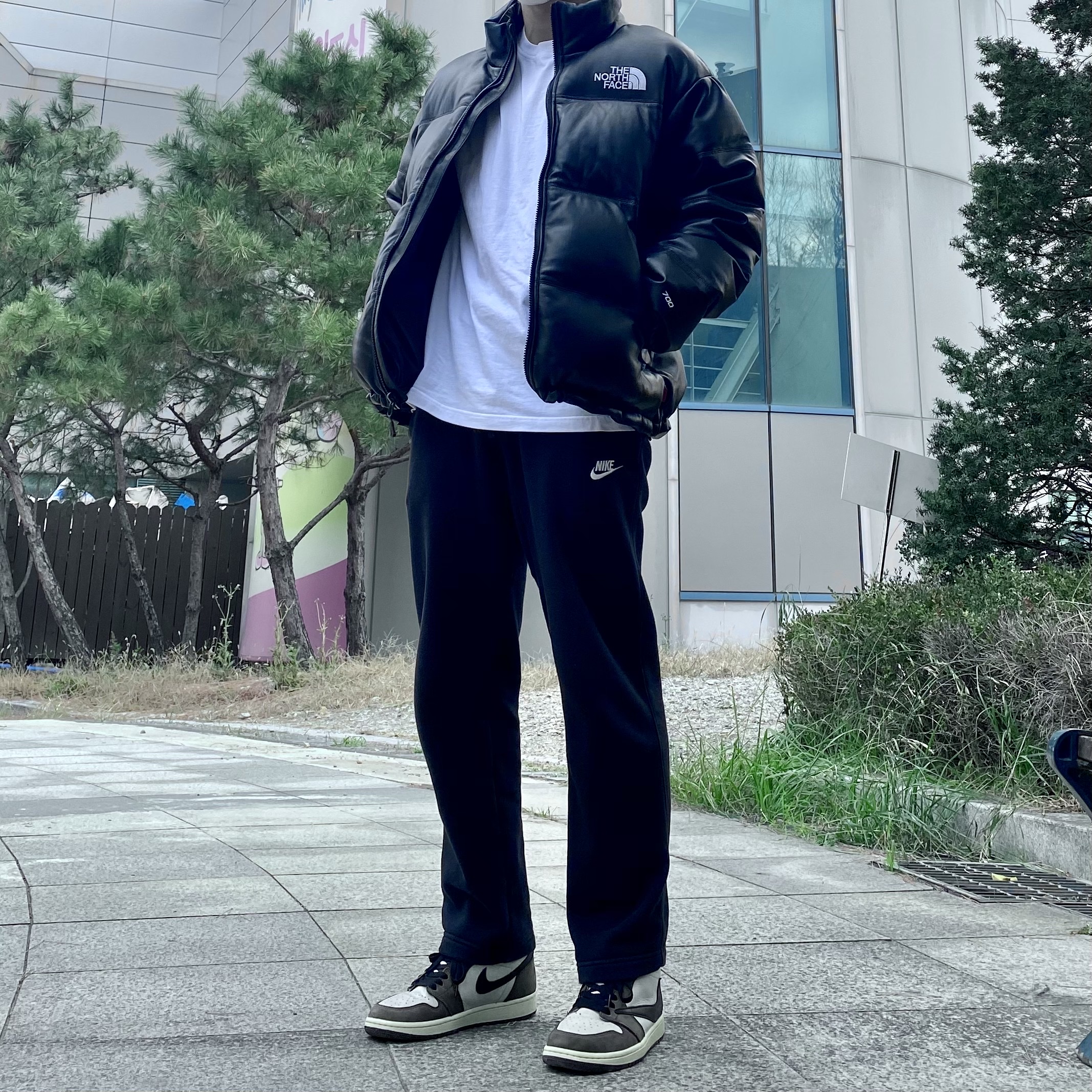 Jordan 1 x Travis Scott Retro High OG SP Mocha 착용 스타일