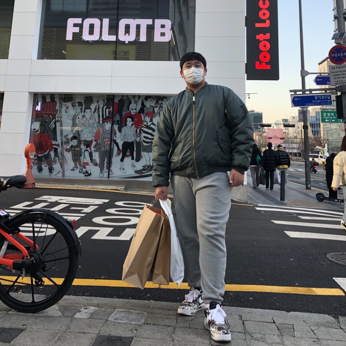 Nike x Peaceminusone Air Force 1 Low Para-Noise, Nike x Sacai VaporWaffle Tour Yellow & Gorge Green Sail 착용 스타일