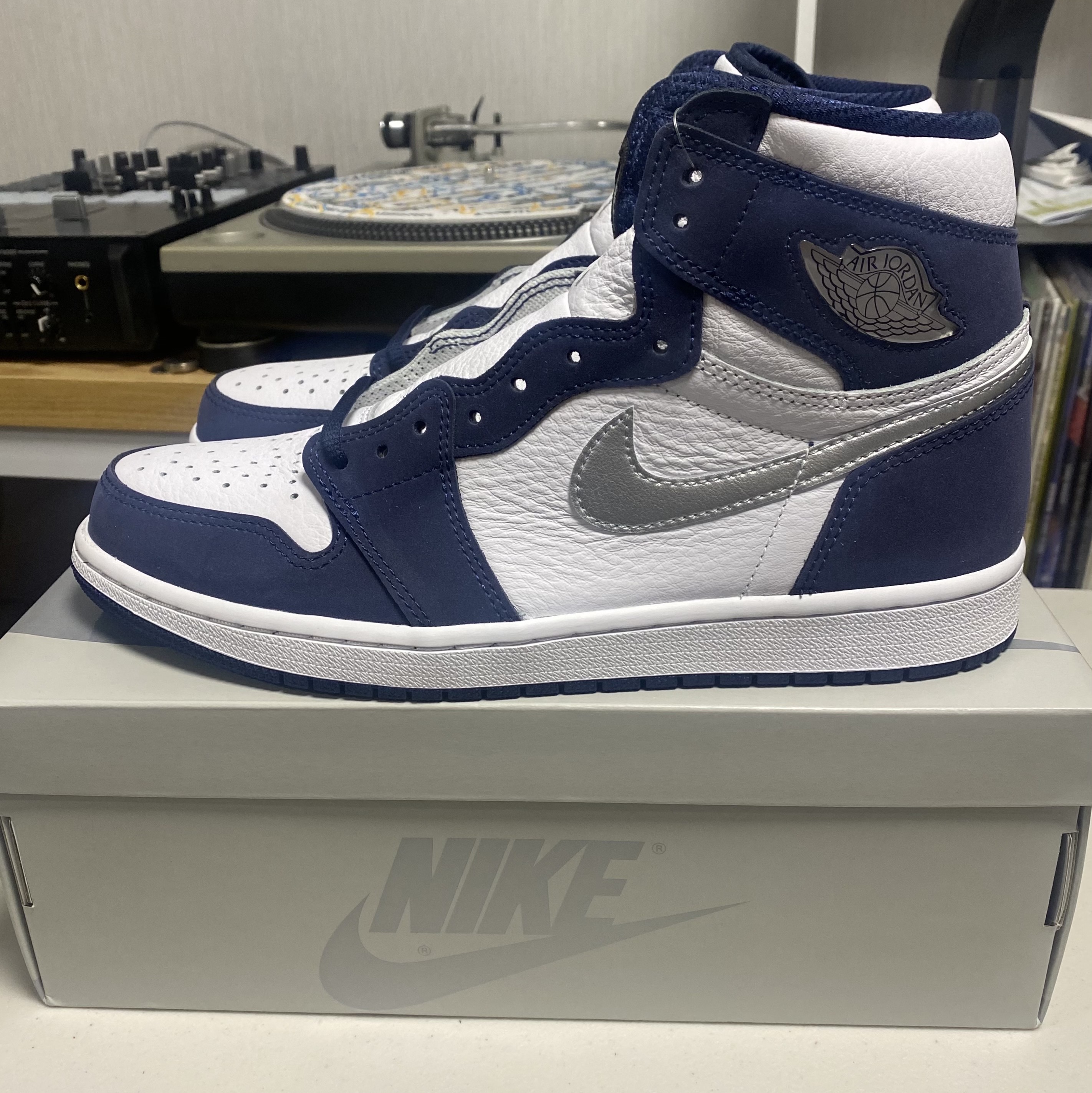 Jordan 1 Retro High OG CO.JP Midnight Navy 착용 스타일 - 1