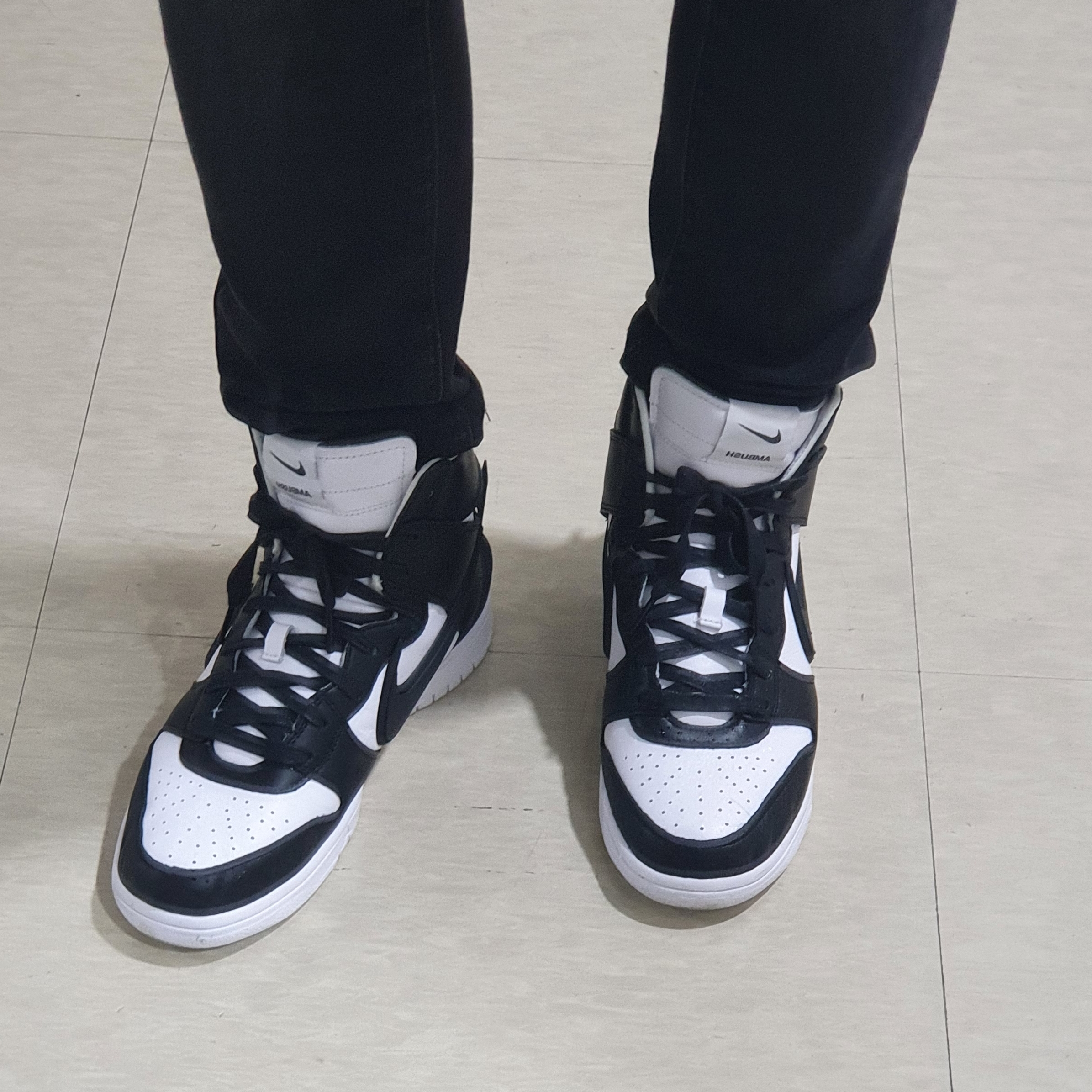 Nike x Ambush Dunk High Black 착용 스타일 - 2