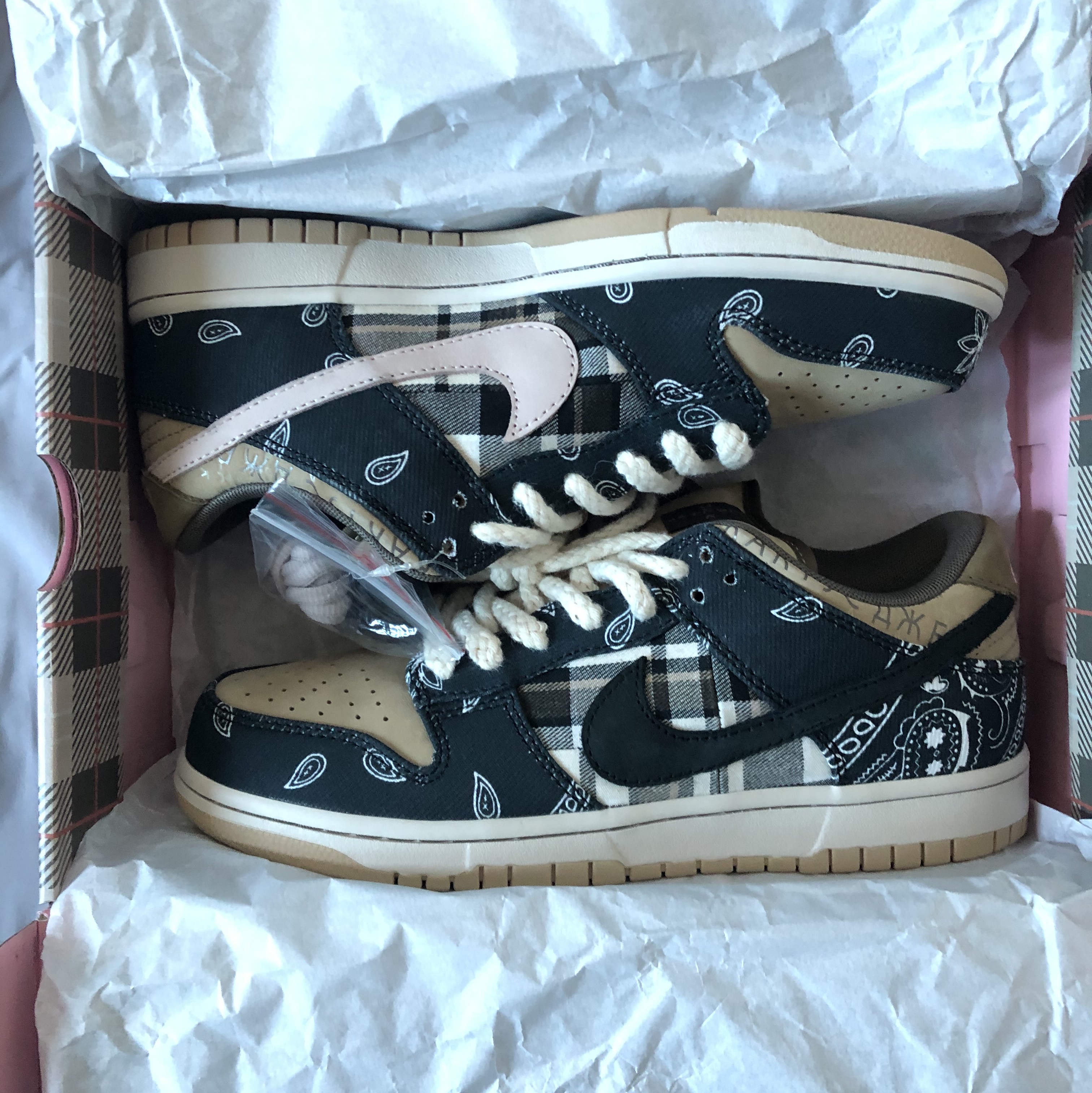 Nike x Travis Scott SB Dunk Low 착용 스타일