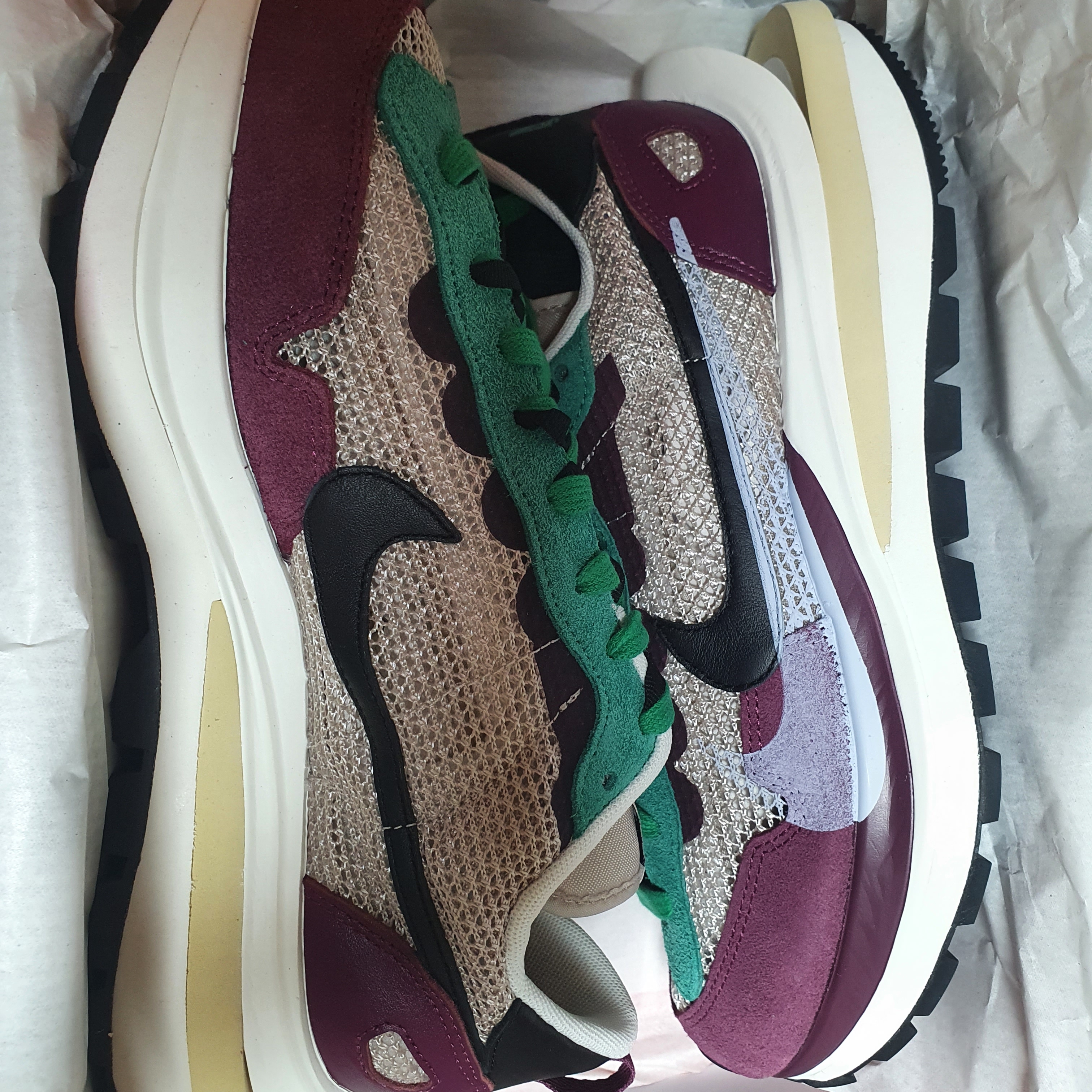 Nike x Sacai VaporWaffle String & Black Villain Red 착용 스타일 - 1