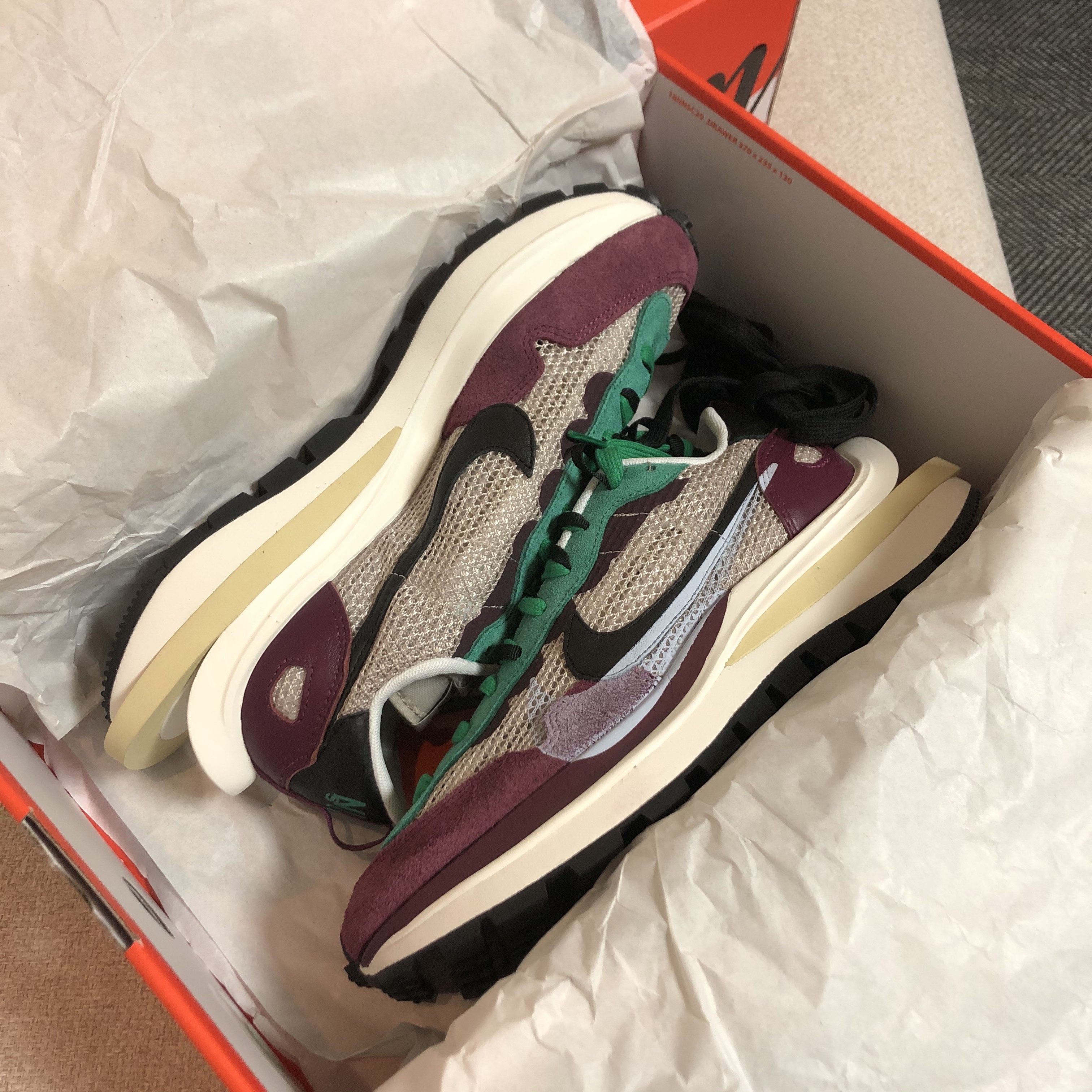 Nike x Sacai VaporWaffle String & Black Villain Red 착용 스타일